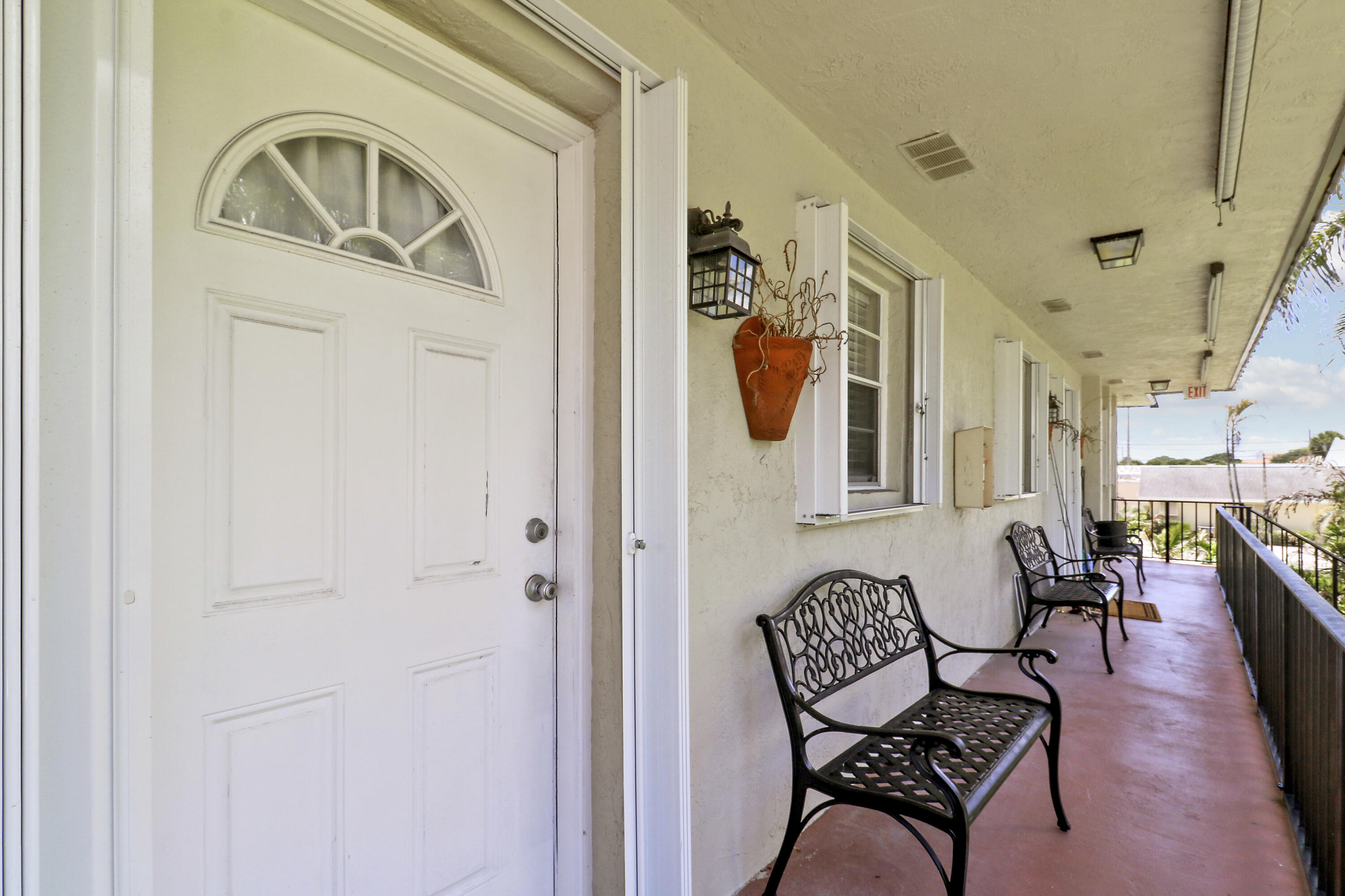 400 Fern Street 1c Property Photo 5