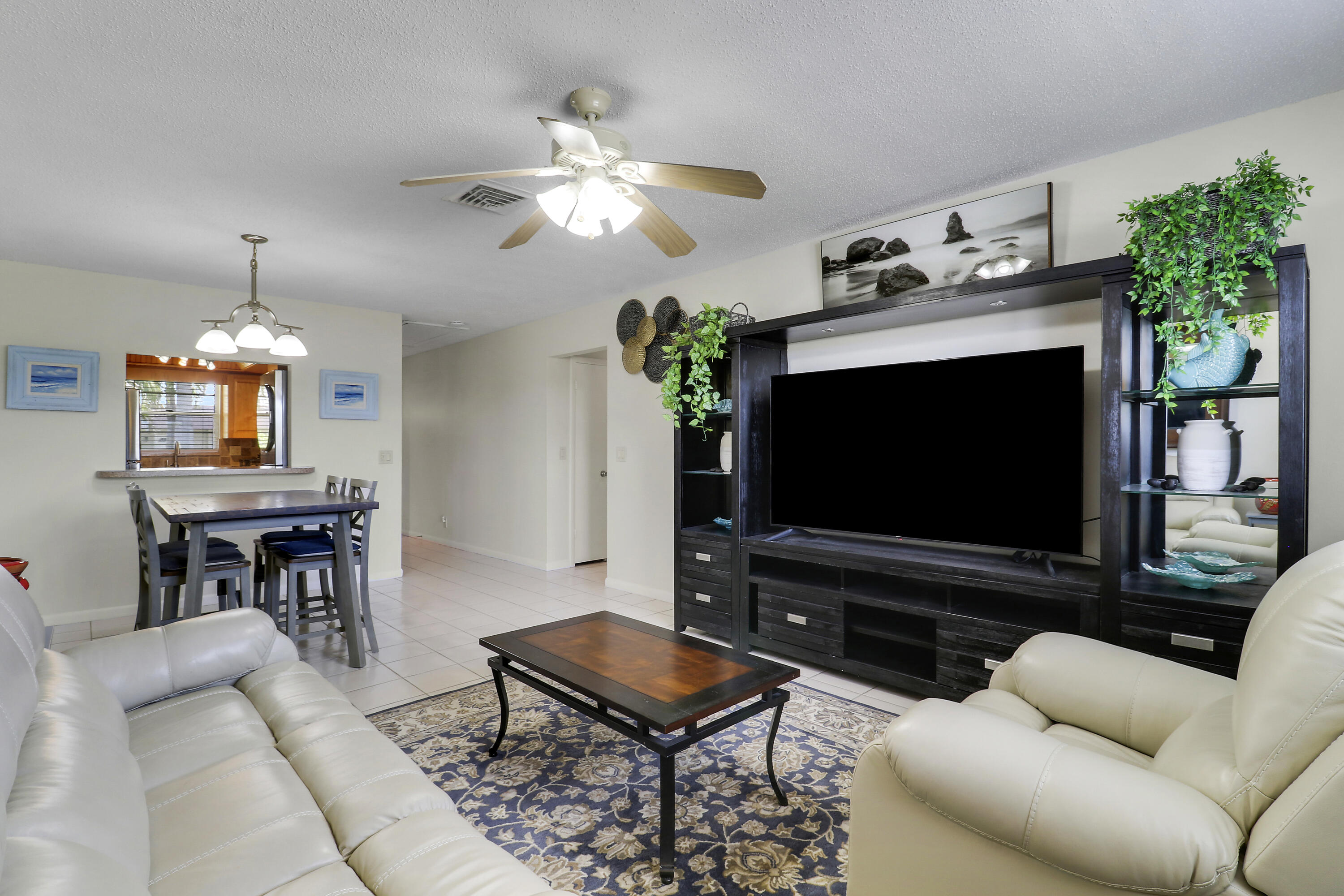 400 Fern Street 1c Property Photo 6