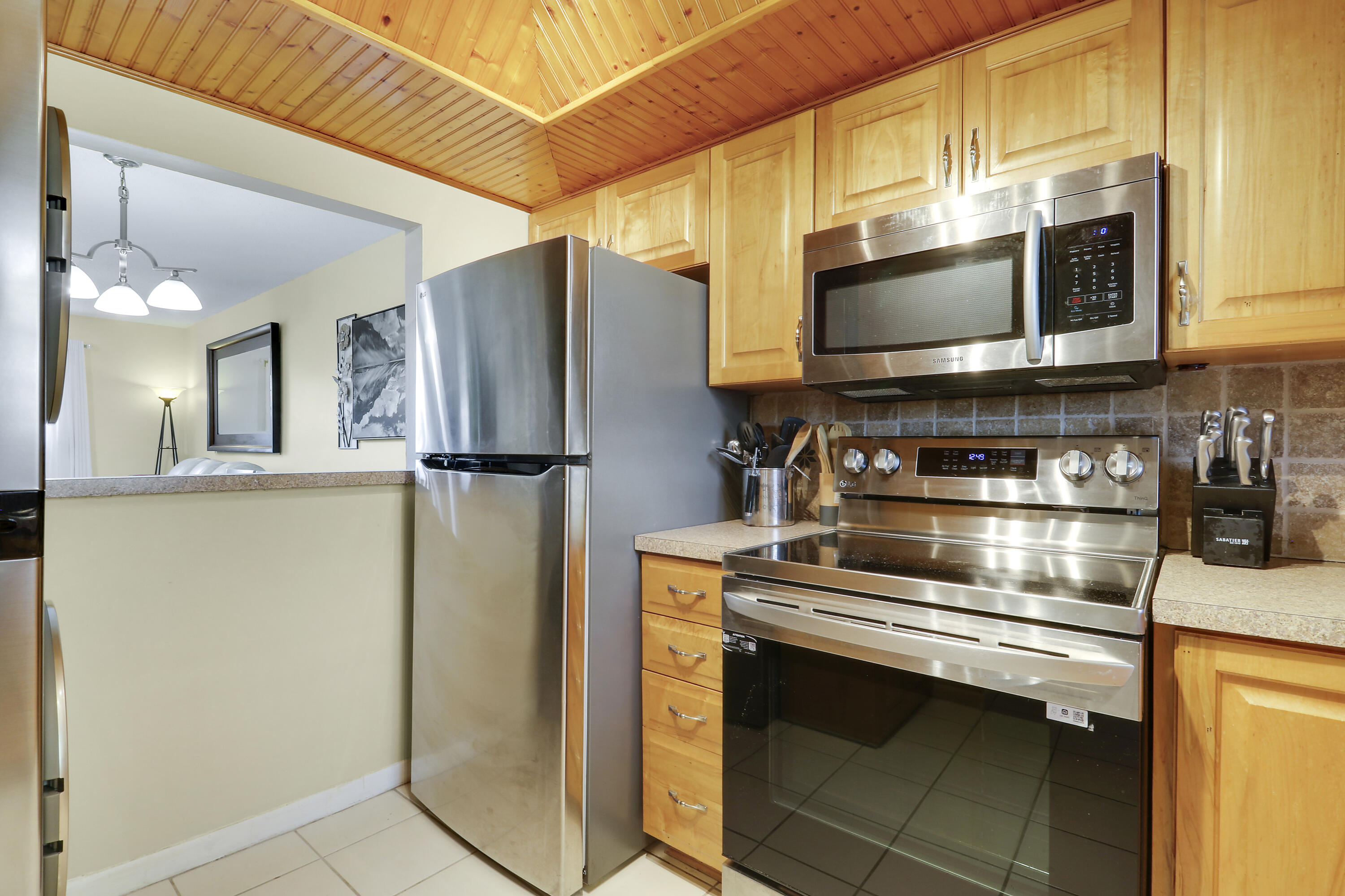400 Fern Street 1c Property Photo 9