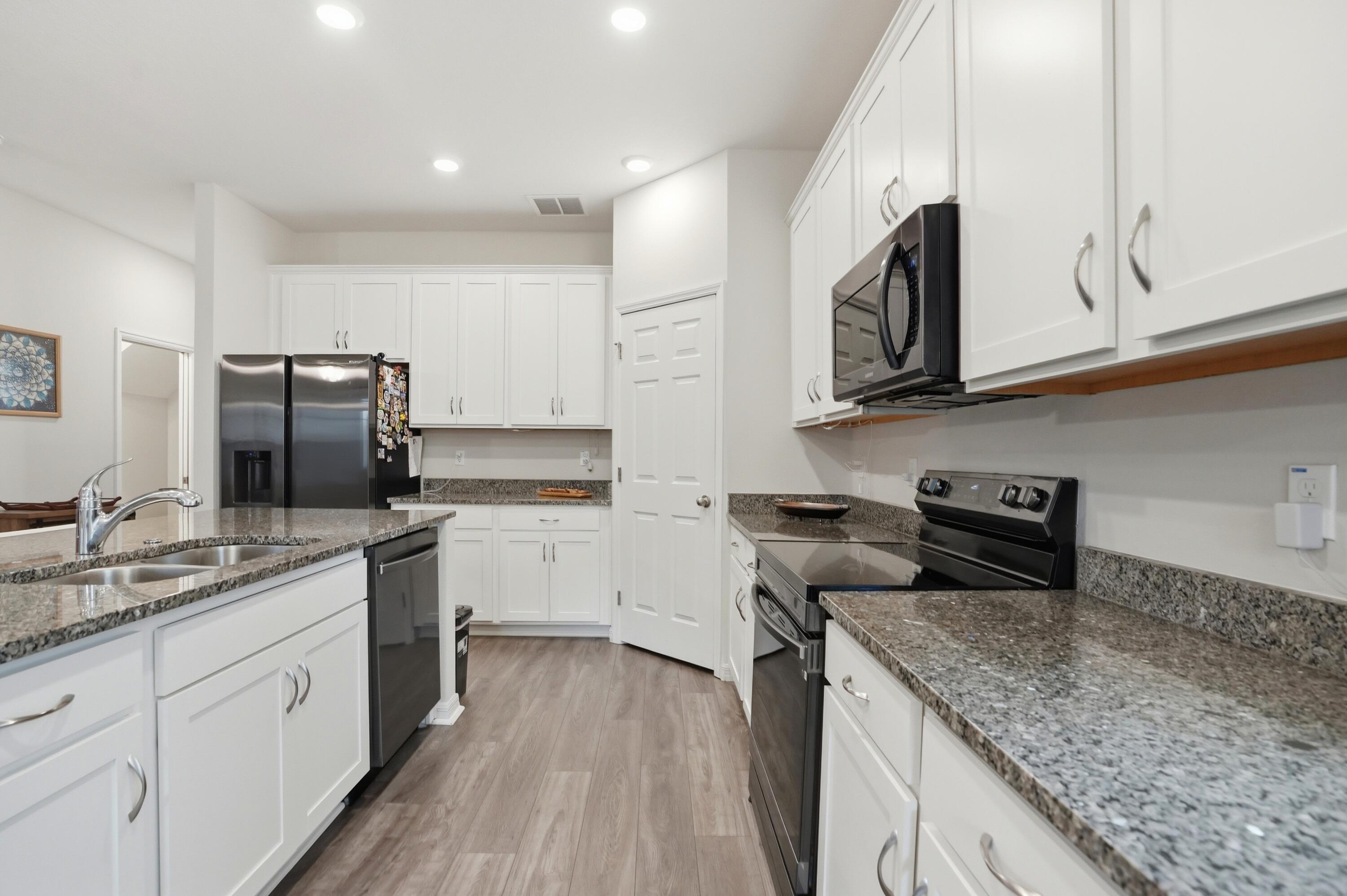 4997 Avalon Park Boulevard Property Photo 16