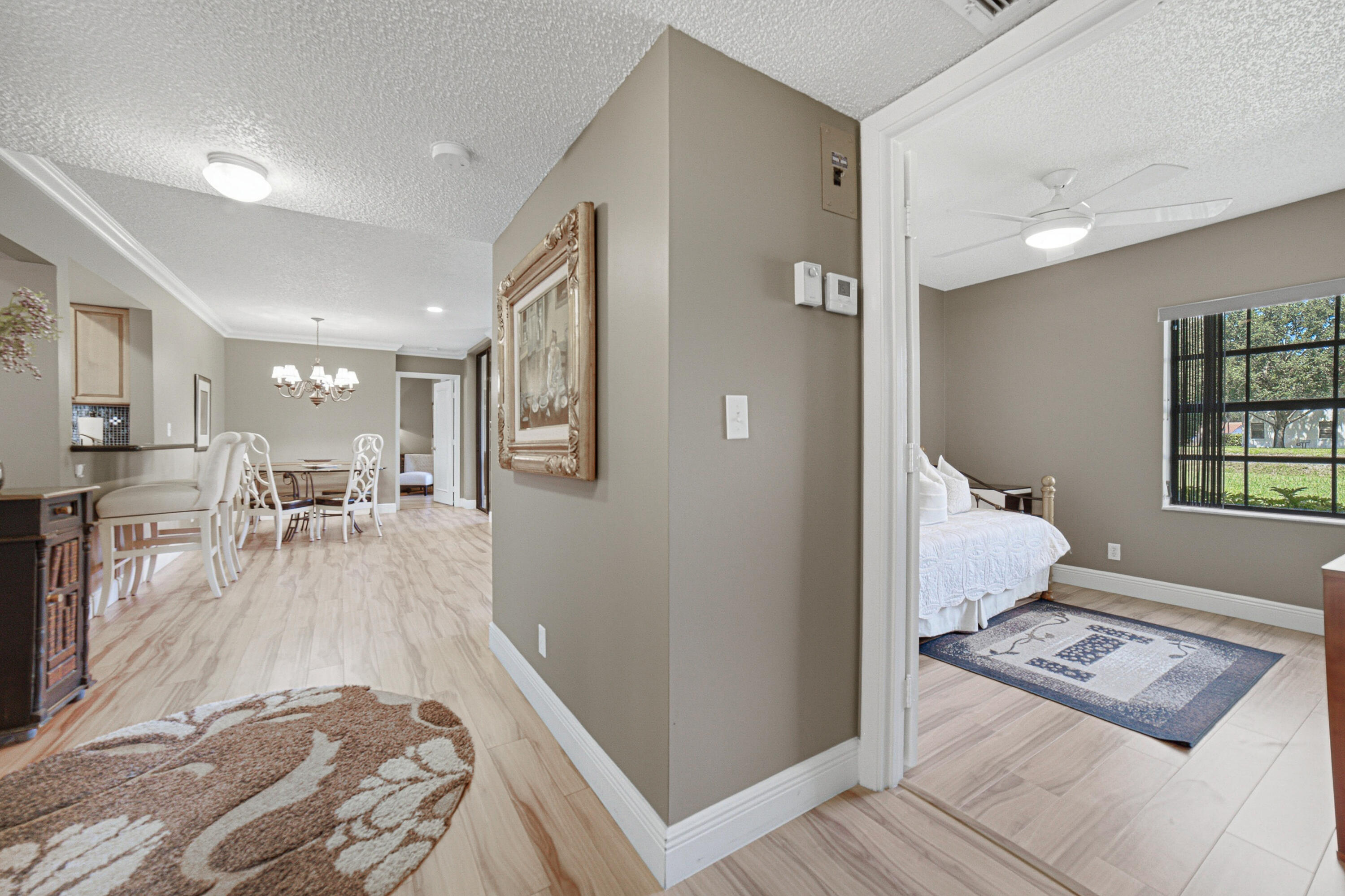 5475 Verona E Property Photo 6