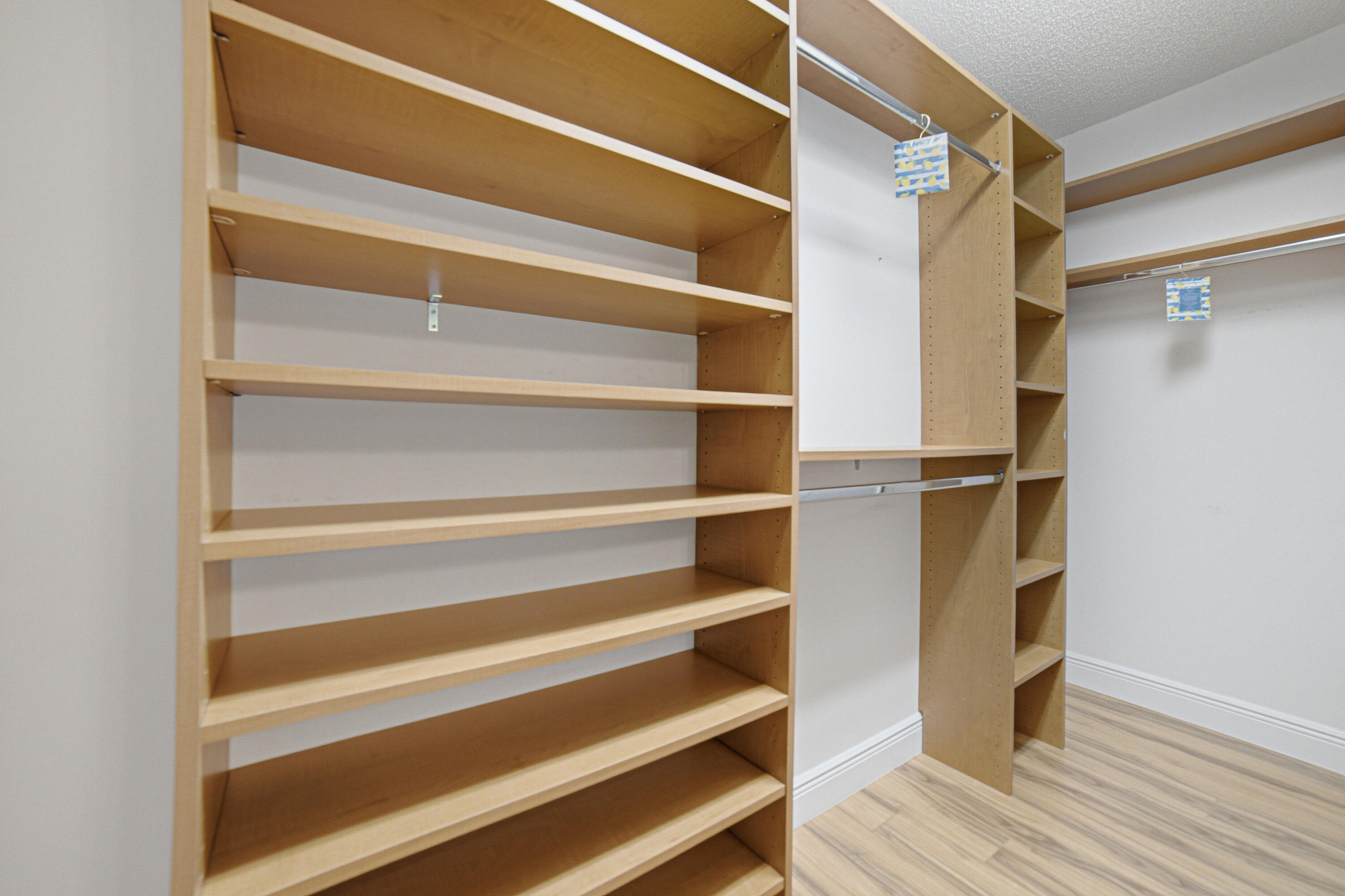 5475 Verona E Property Photo 10