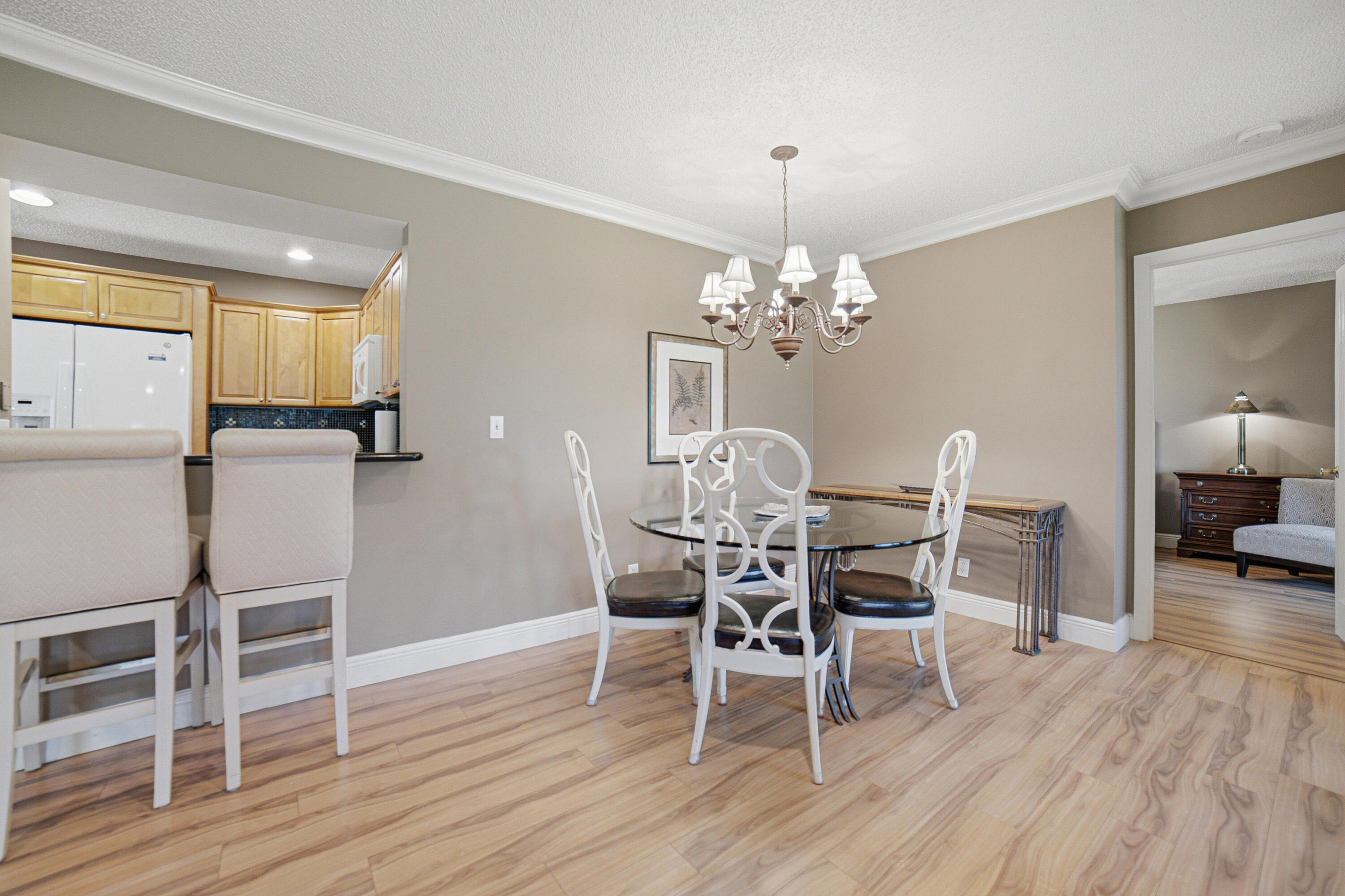 5475 Verona E Property Photo 12