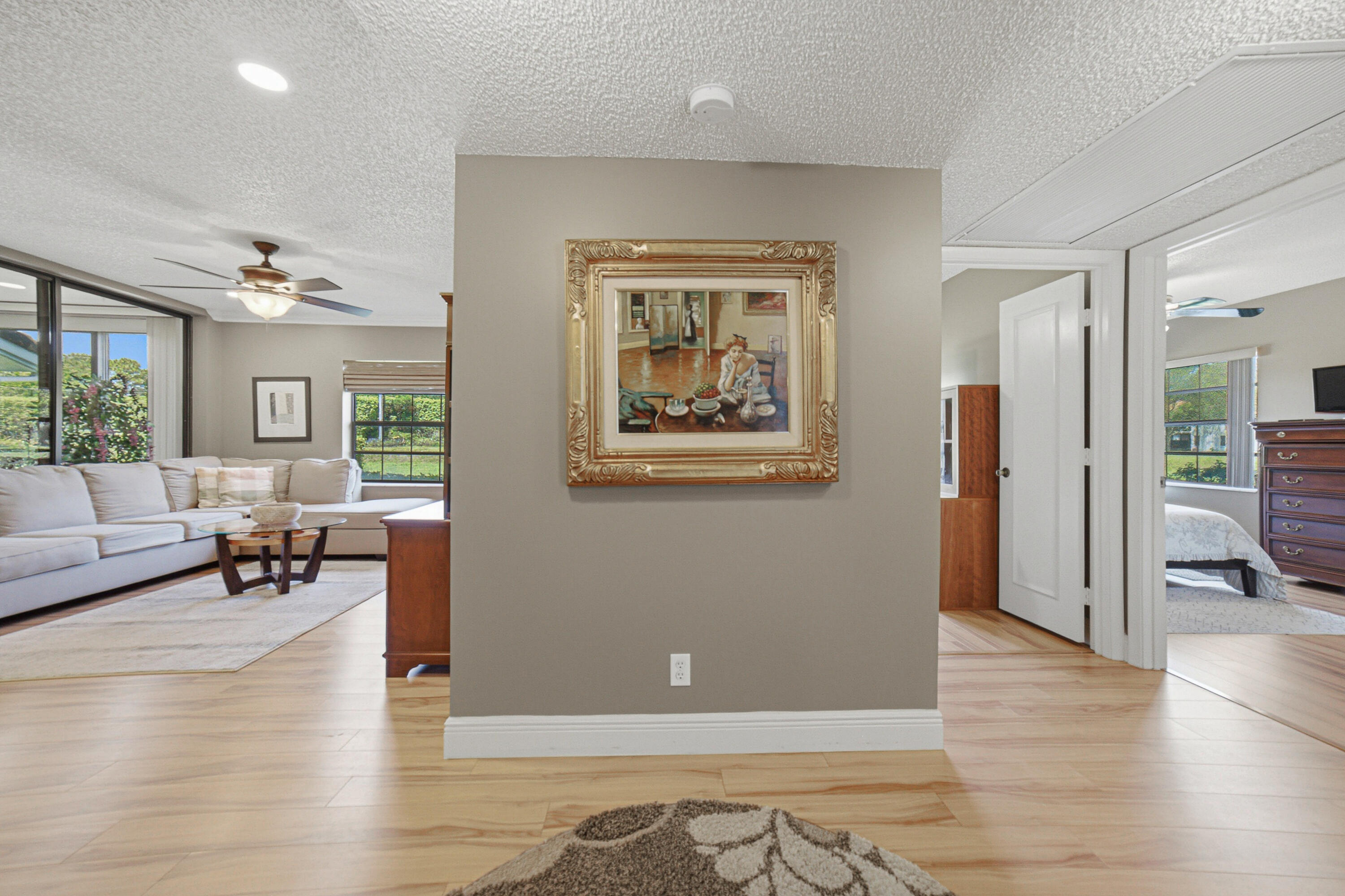 5475 Verona E Property Photo 13
