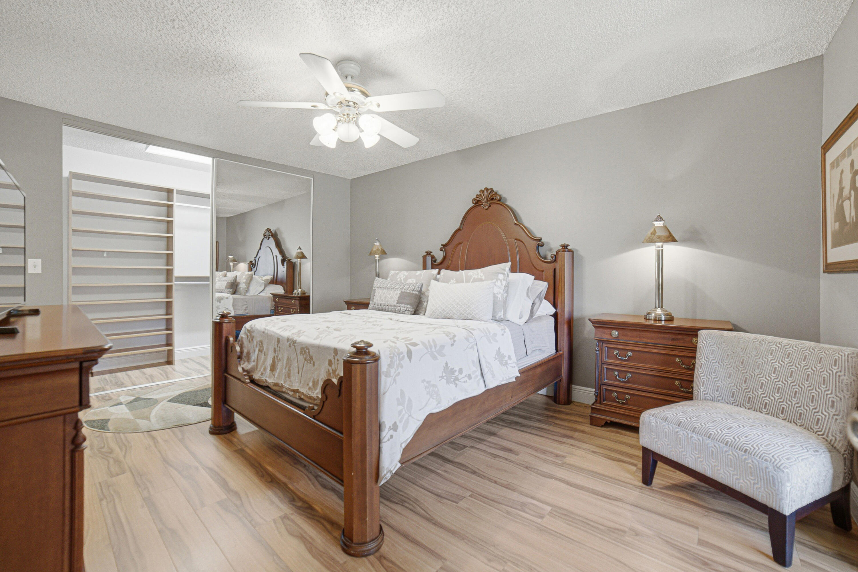 5475 Verona E Property Photo 19