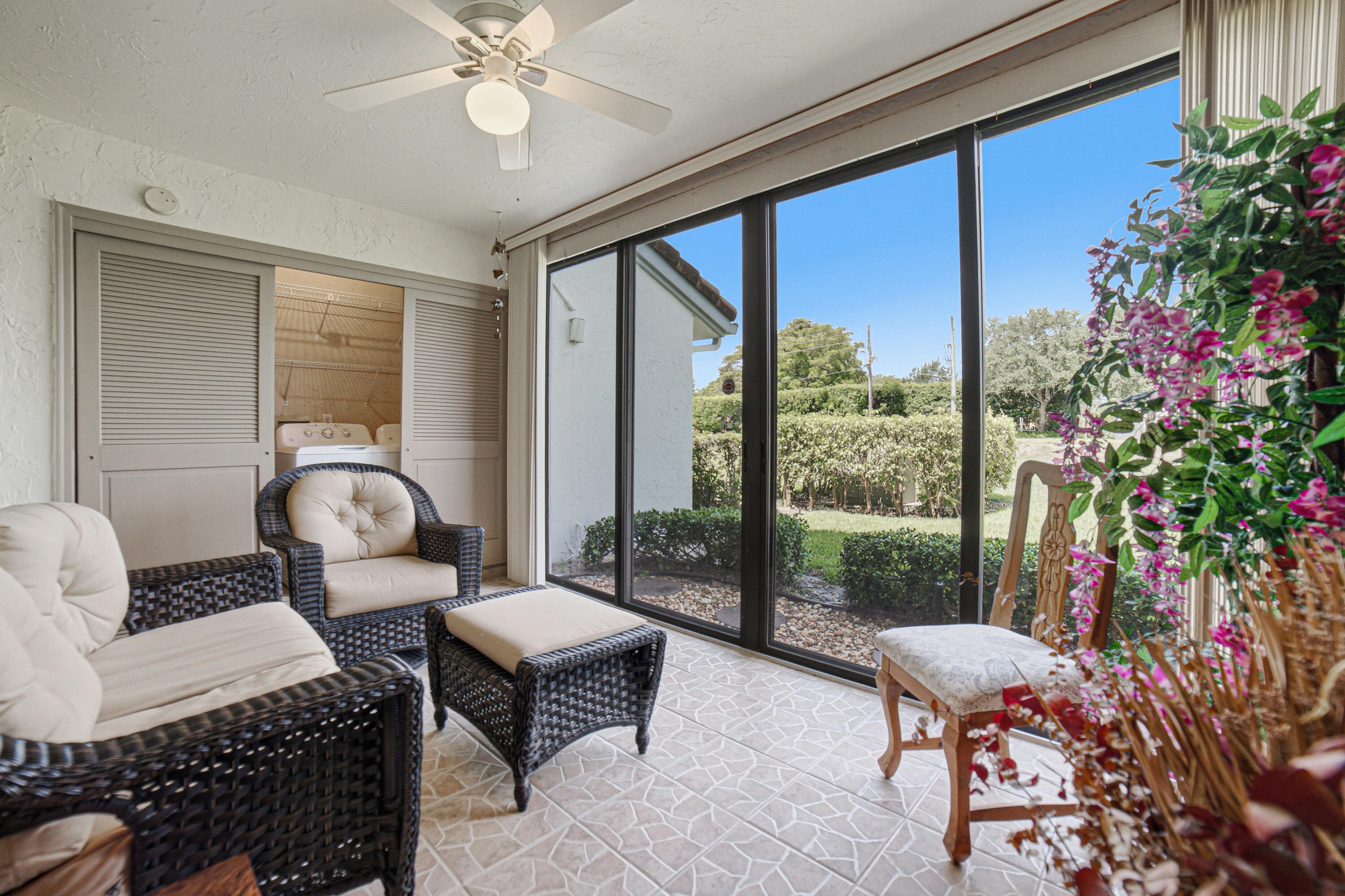 5475 Verona E Property Photo 21