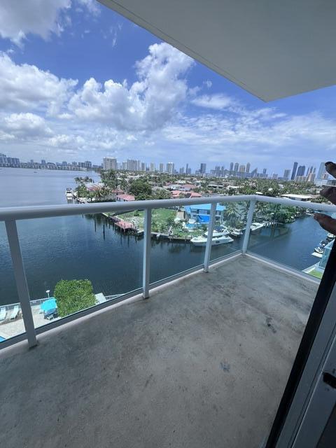 2841 NE 163rd Street 901