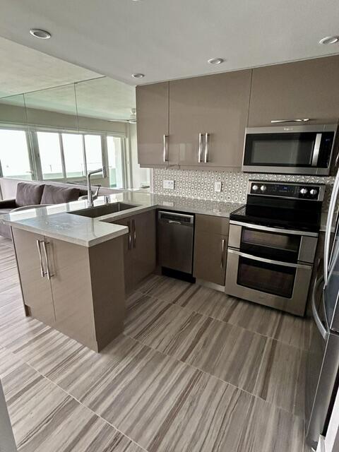 4050 N Ocean Drive N 1006 Property Photo 13