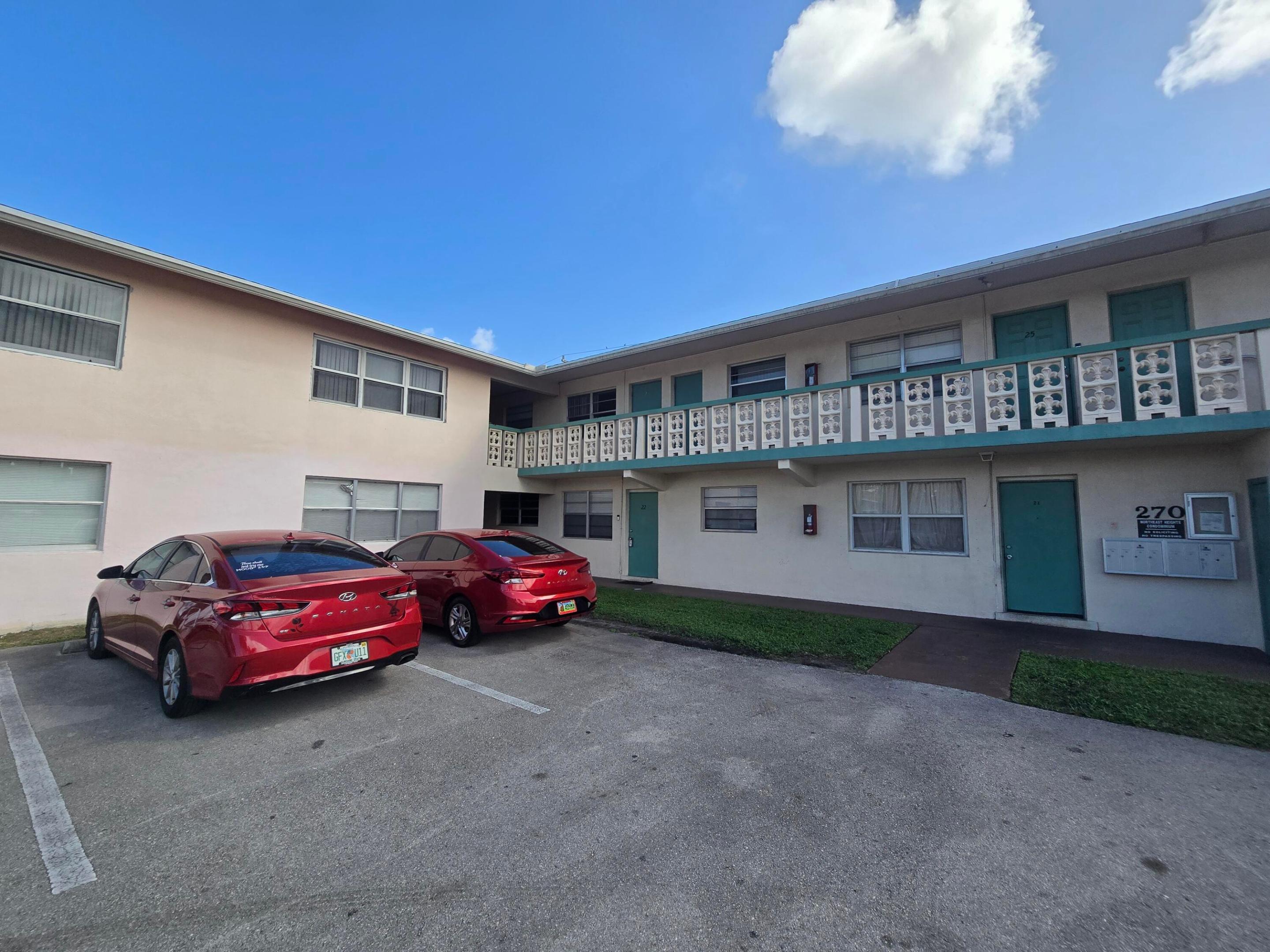 270 NE 40th Street NE 26