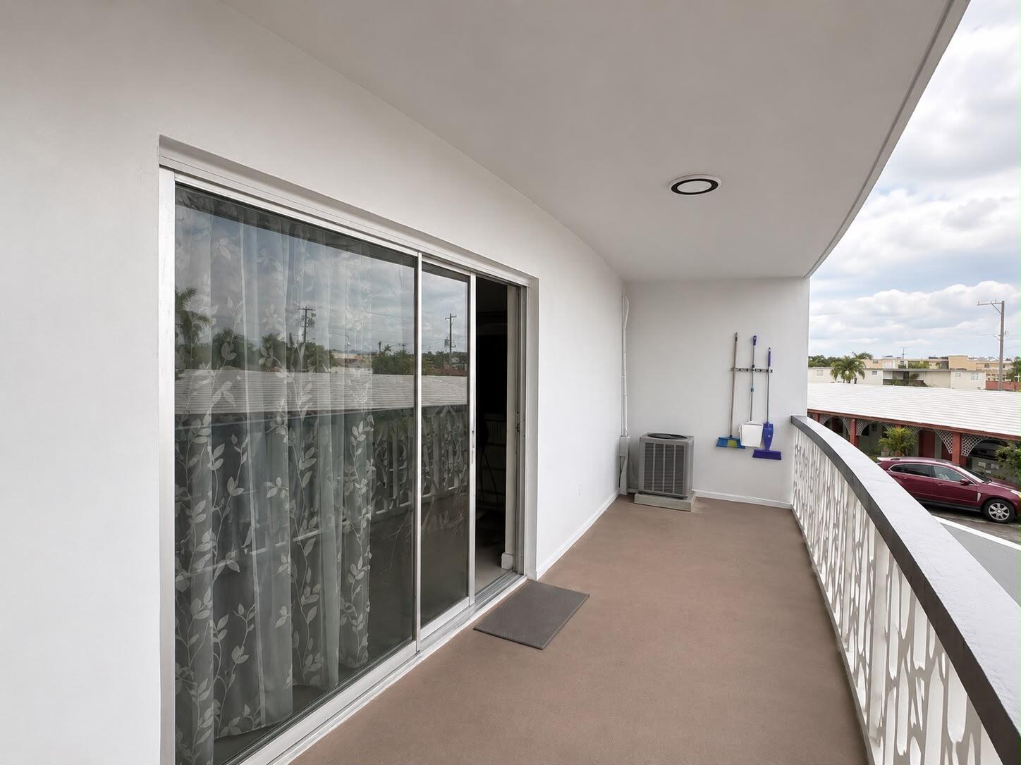 11 Sw 52nd Avenue 7b Property Photo 16