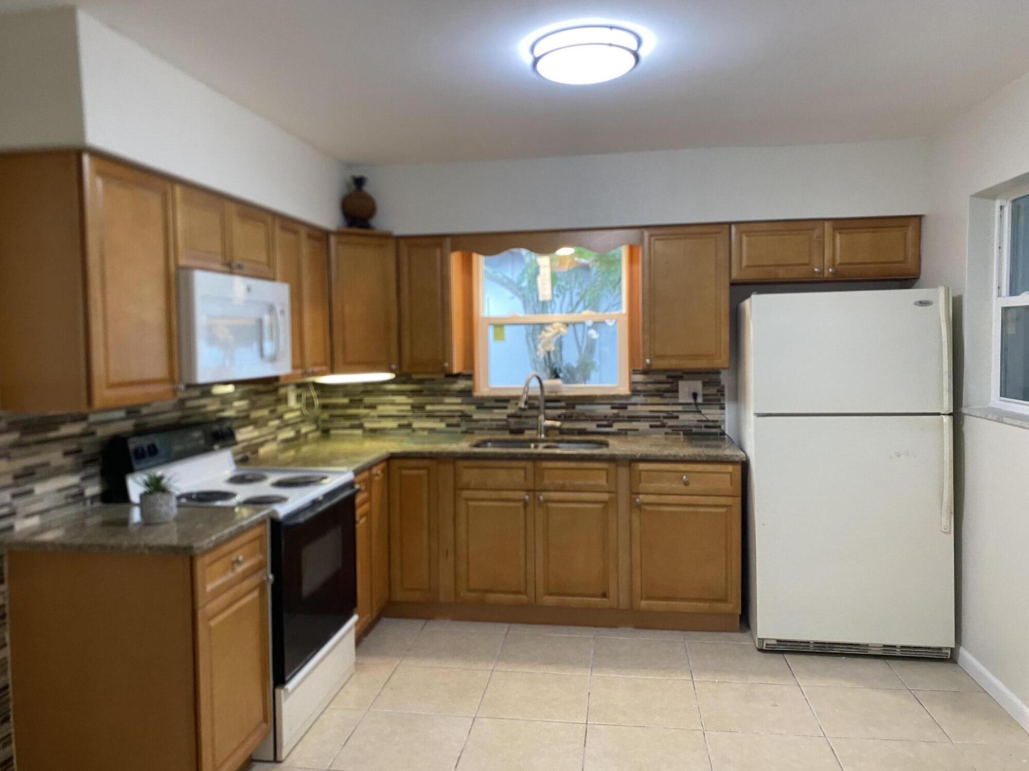 1788 Sw 8th Street Property Photo 28