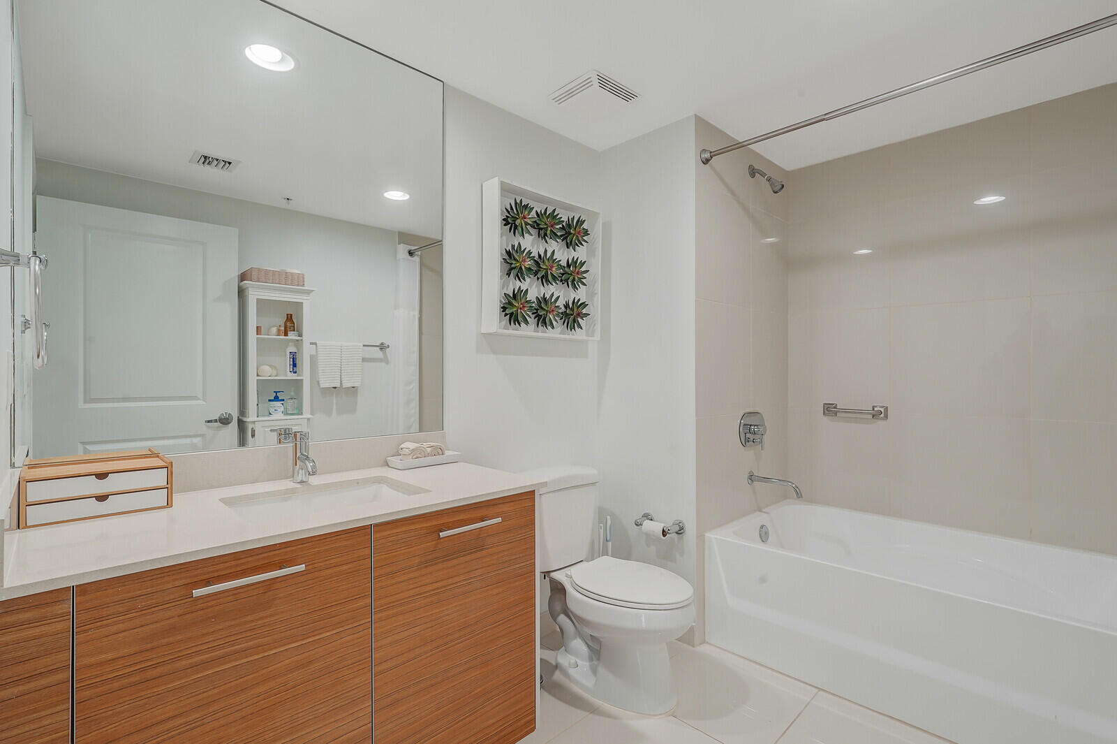 480 Hibiscus Street 938 Property Photo 24