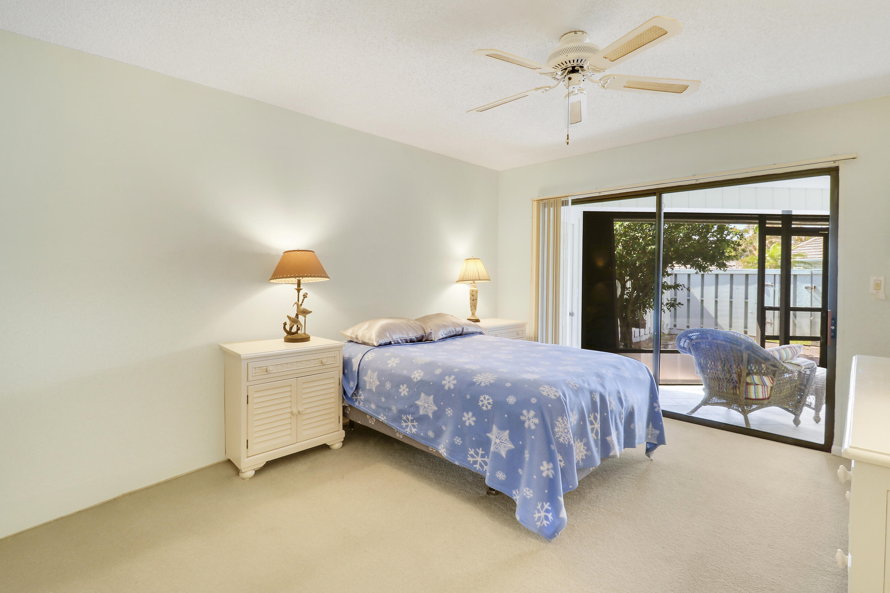 1127 E Seminole Avenue 15b Property Photo 16