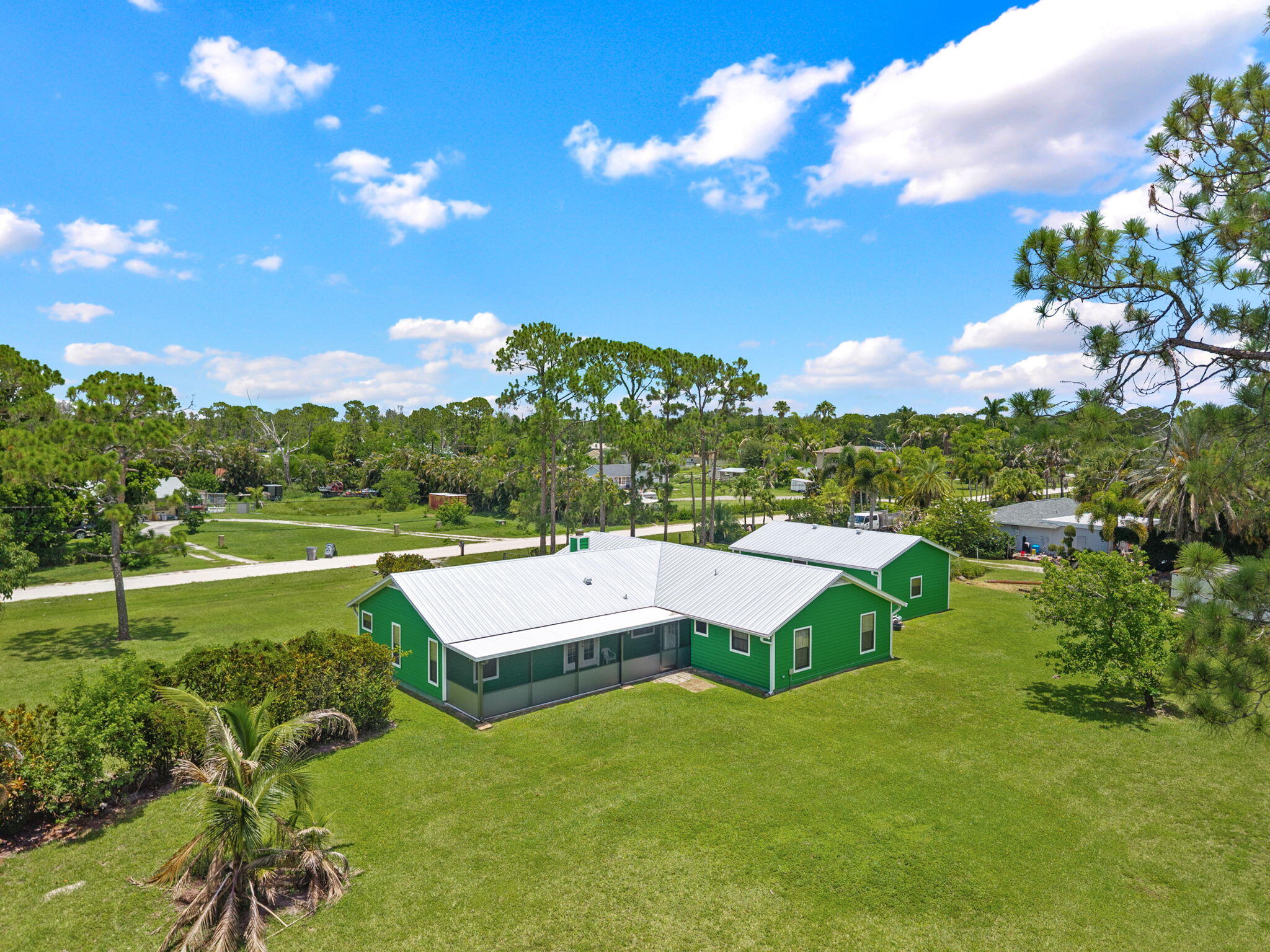 13132 56th Place N Property Photo 2