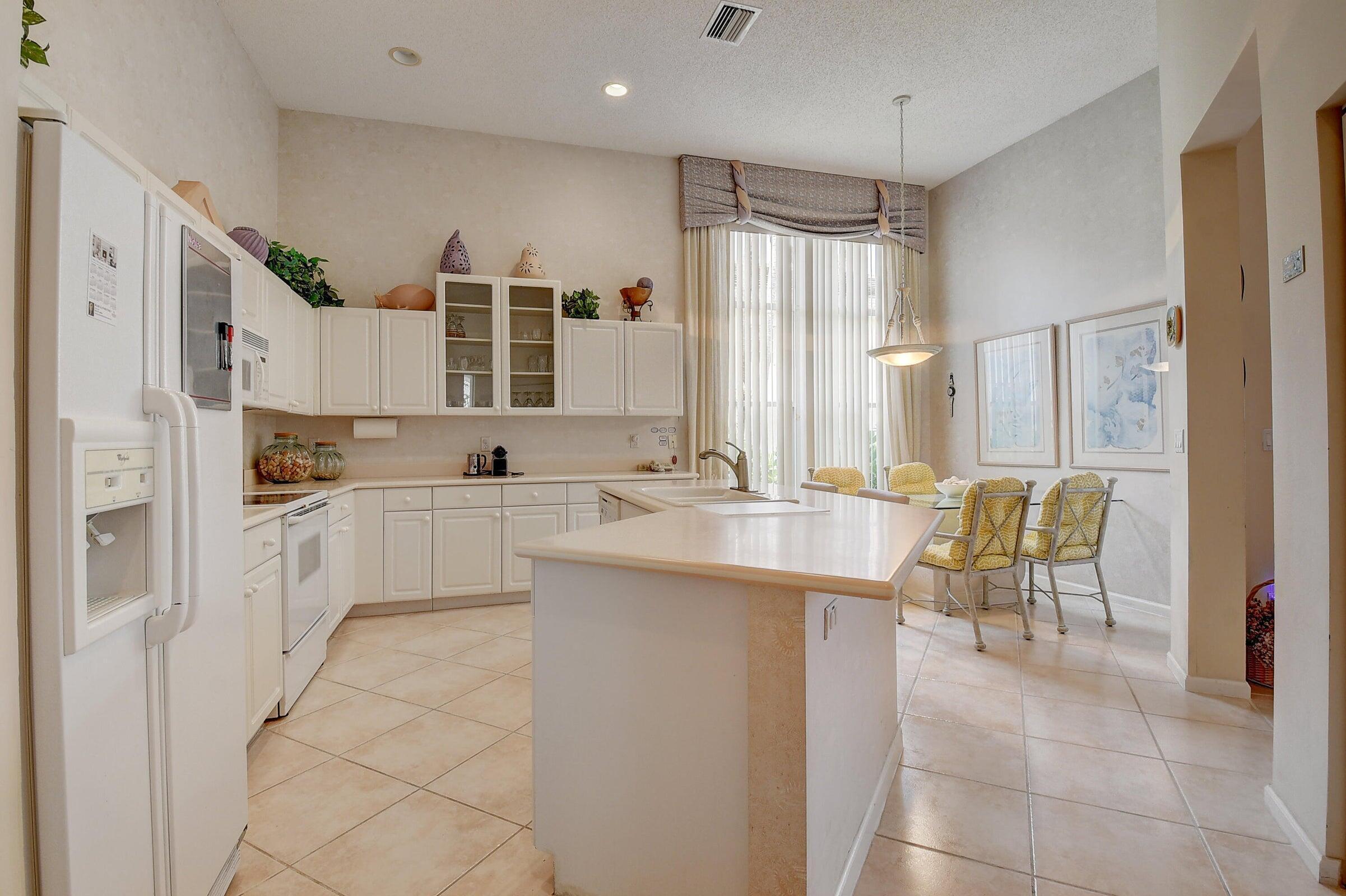 7725 Rockford Road Property Photo 10