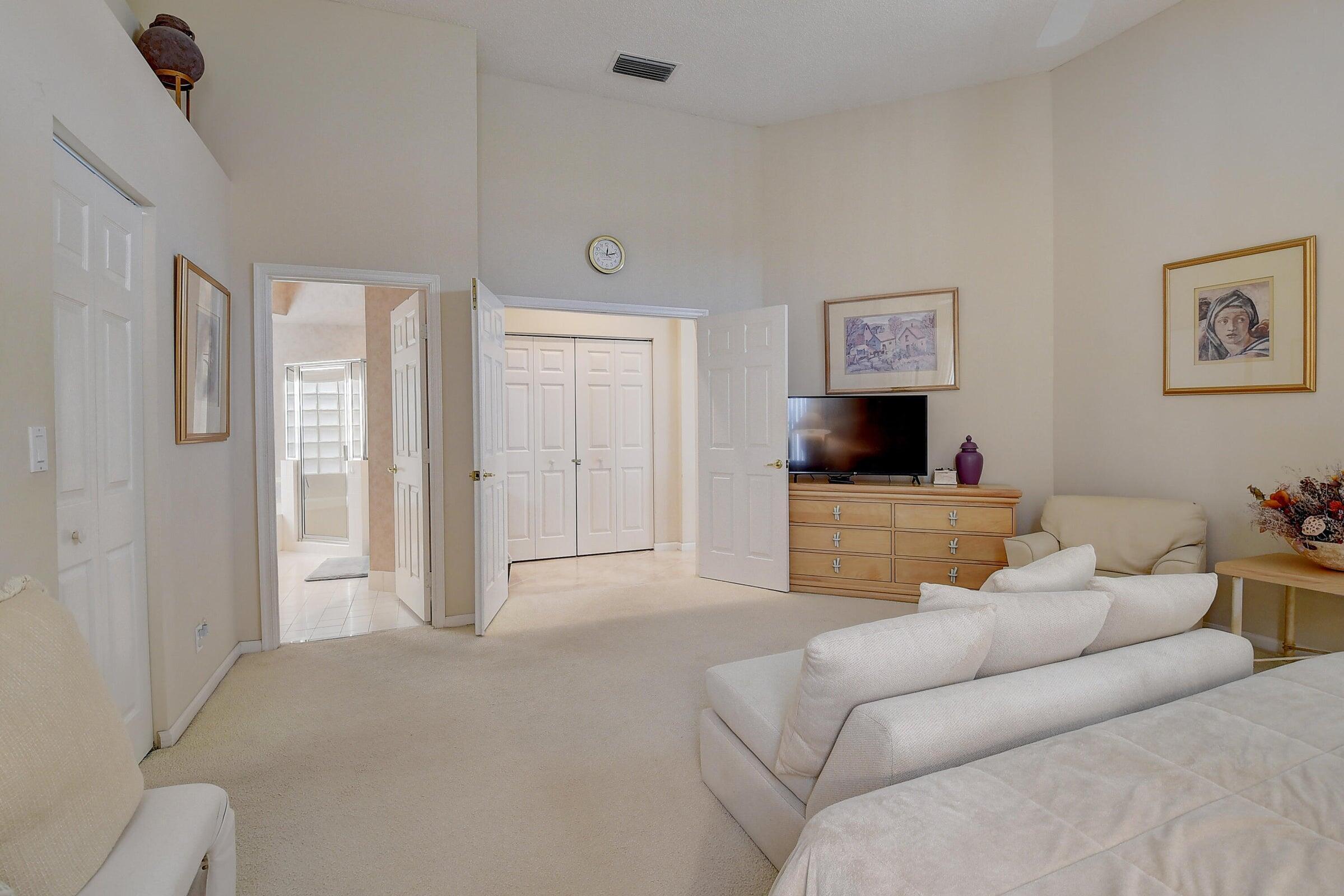 7725 Rockford Road Property Photo 13
