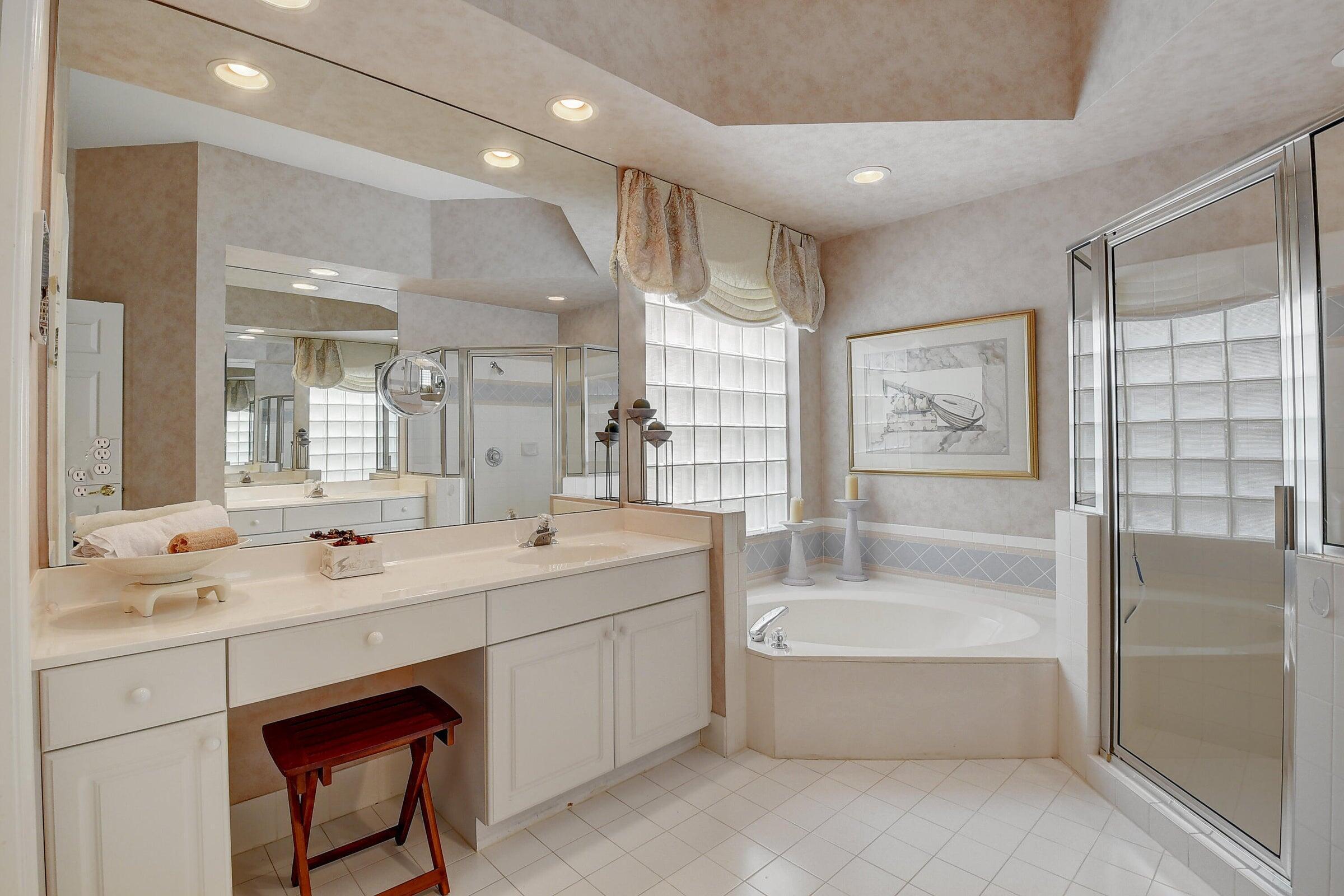 7725 Rockford Road Property Photo 15