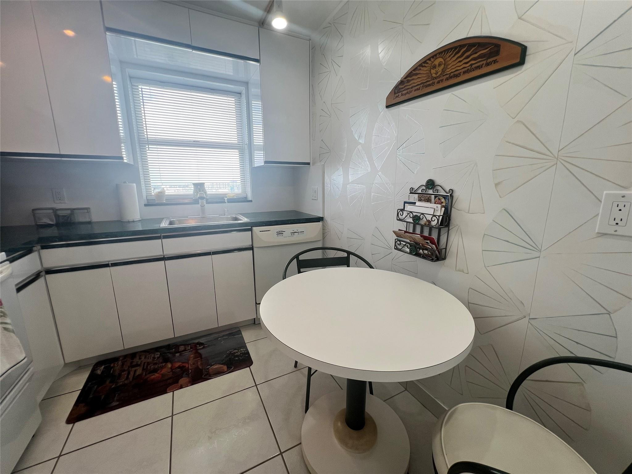 101 Briny Avenue 811 Property Photo 7