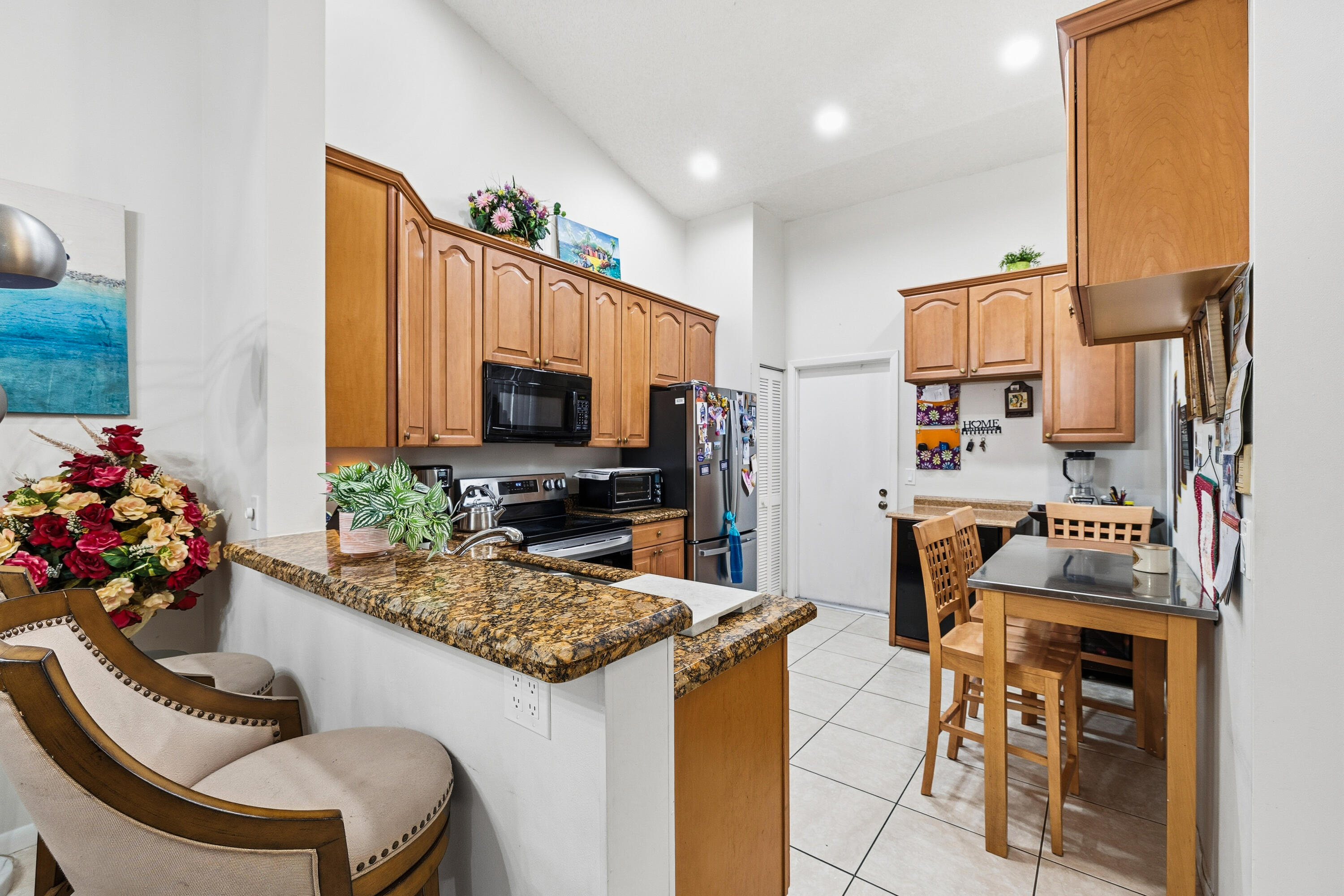 10933 Stafford Circle S Property Photo 5
