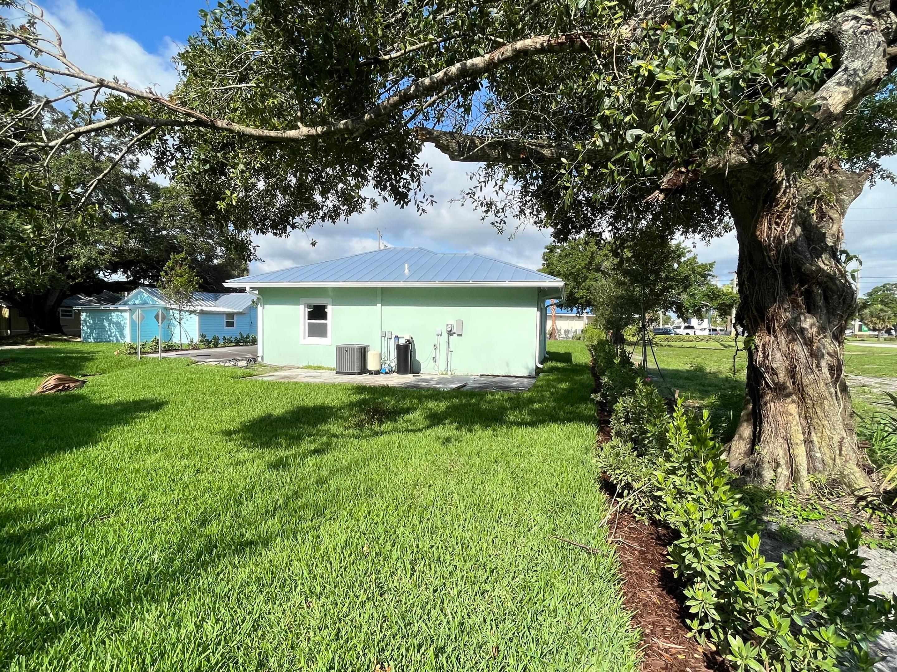 2210 S 40th Street Property Photo 11