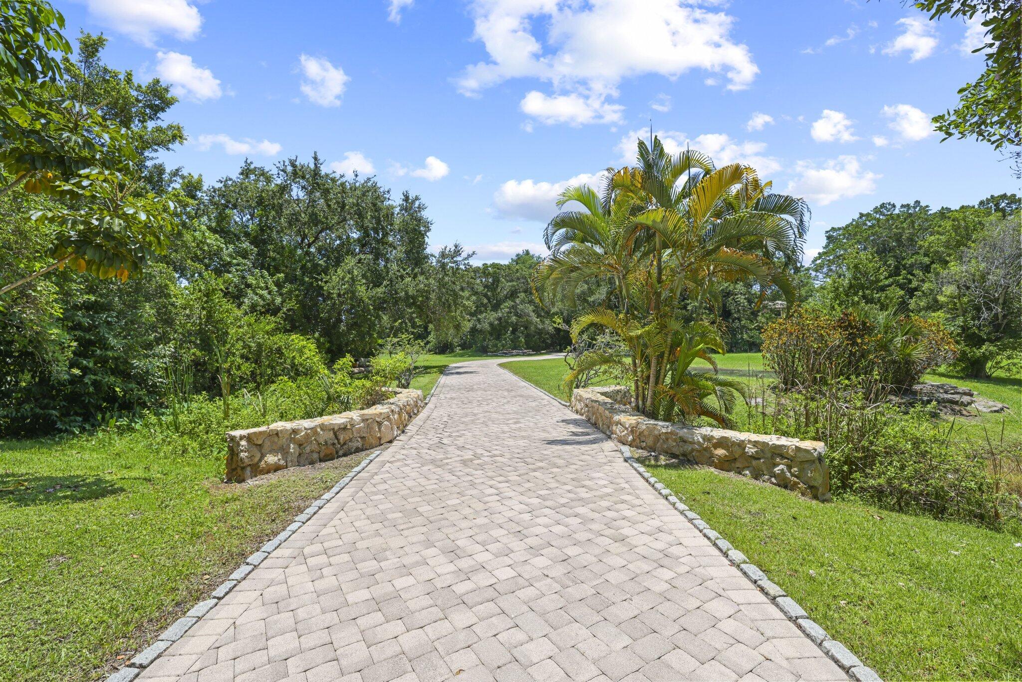 6001 Le Lac Road Property Photo 2