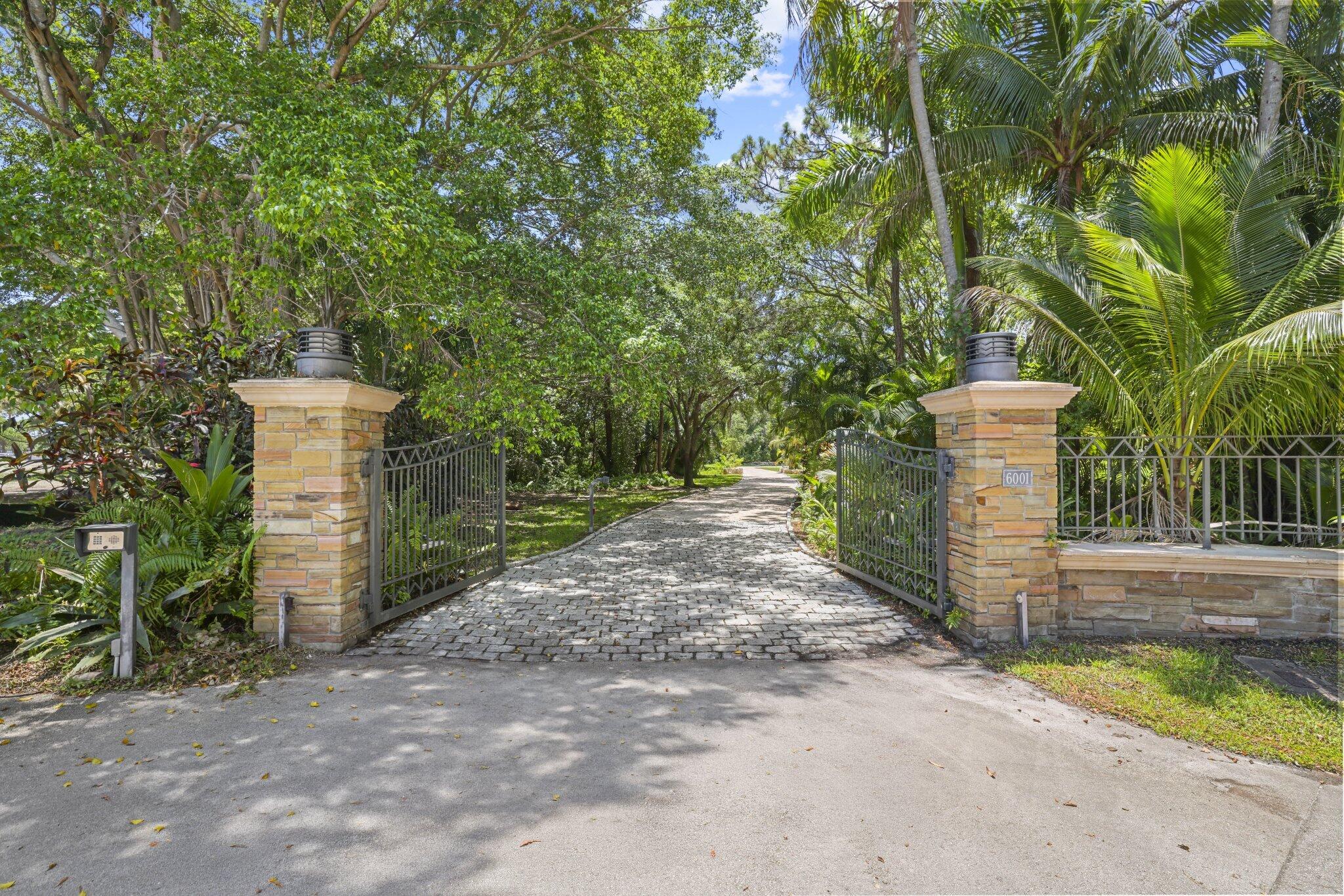 6001 Le Lac Road Property Photo 3