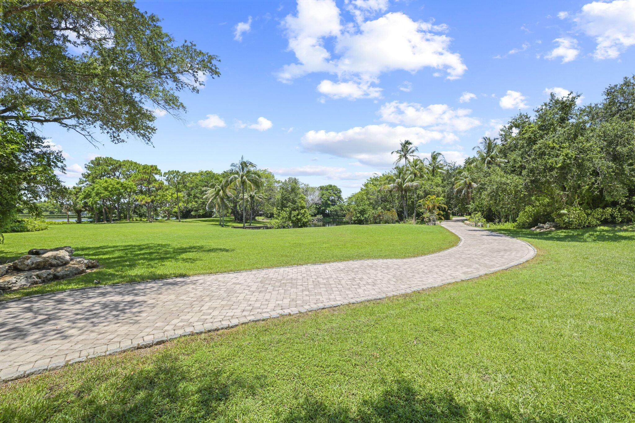 6001 Le Lac Road Property Photo 4