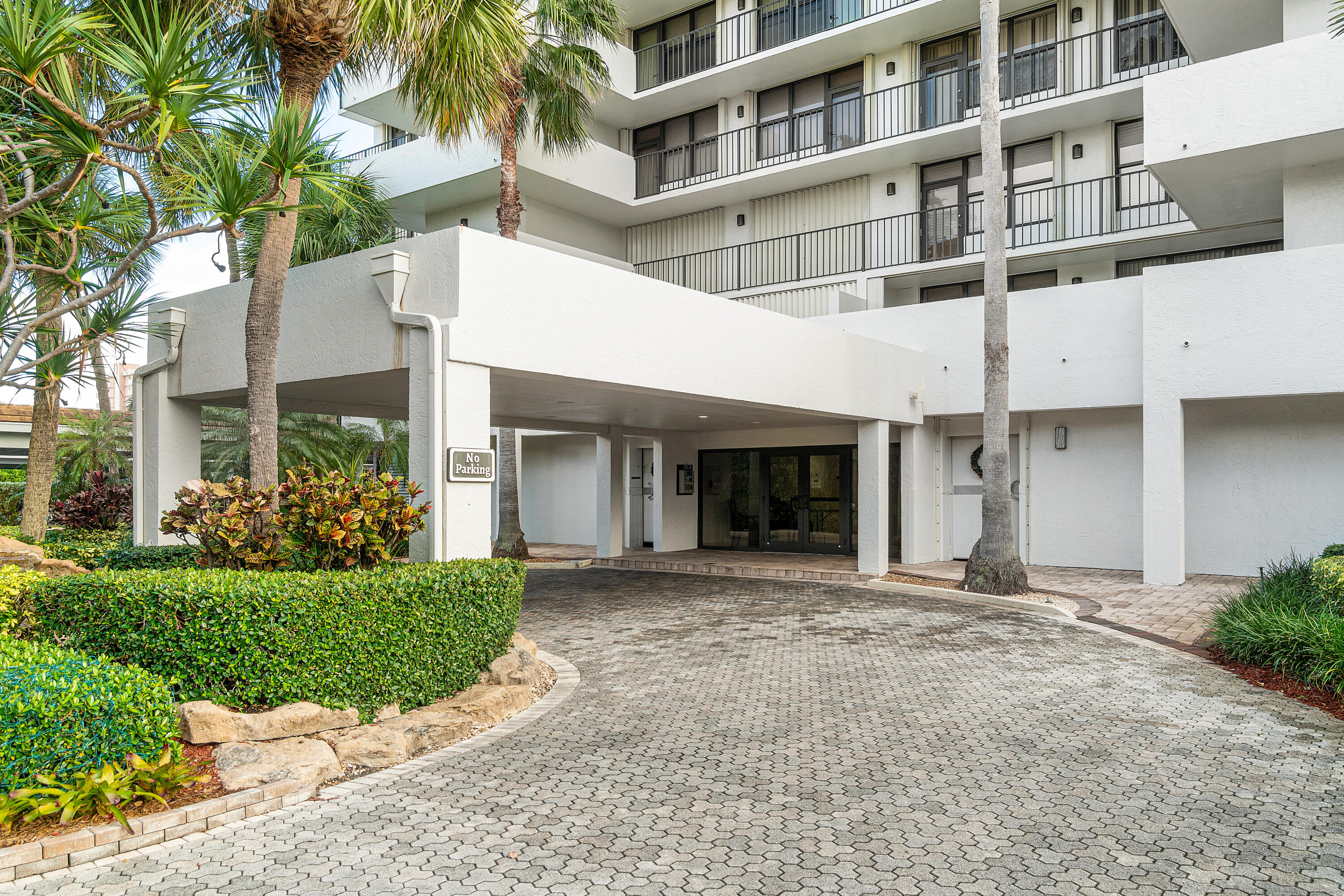 4600 S Ocean Boulevard 602 Property Photo 2