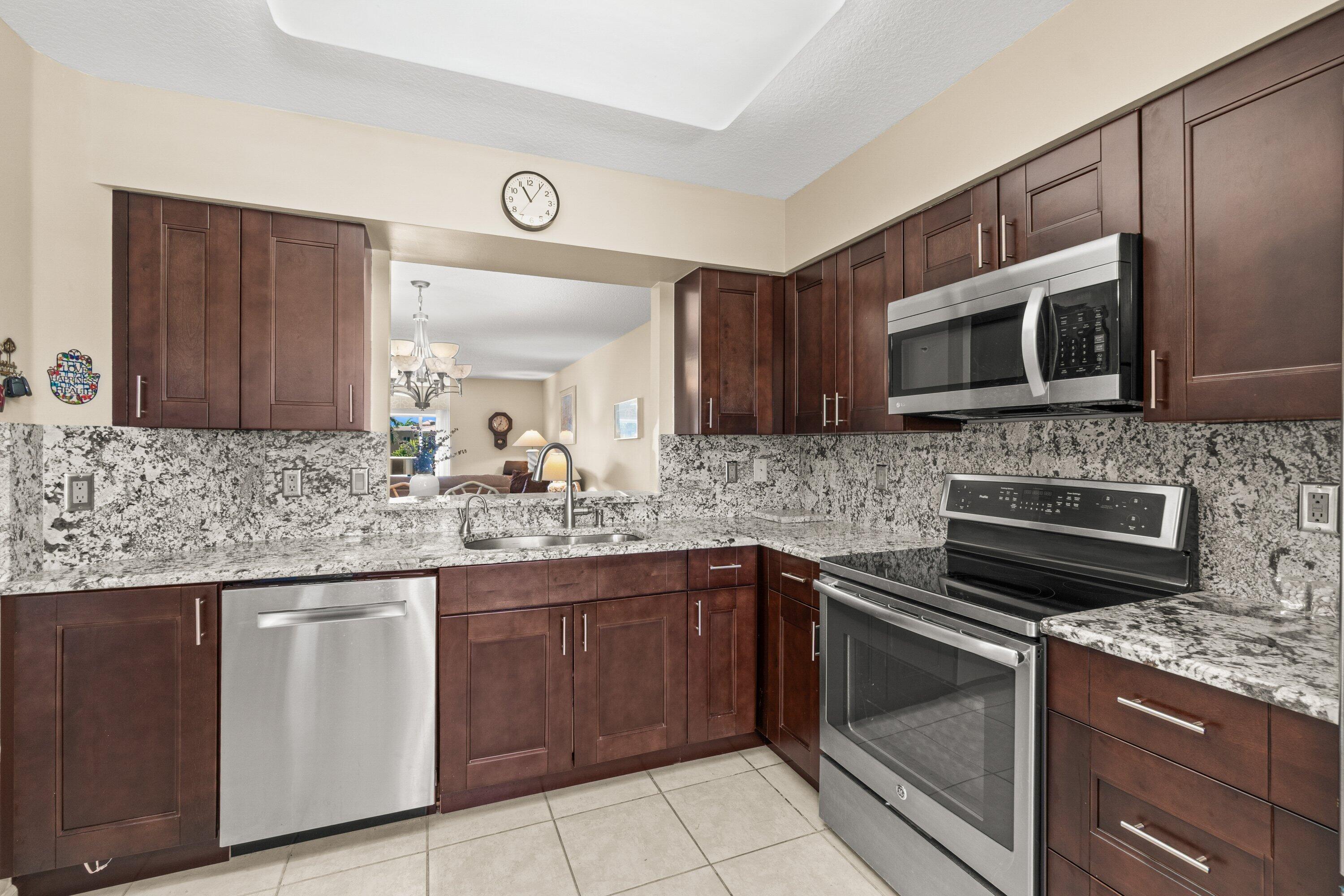 12560 Majesty Circle 401 Property Photo 22