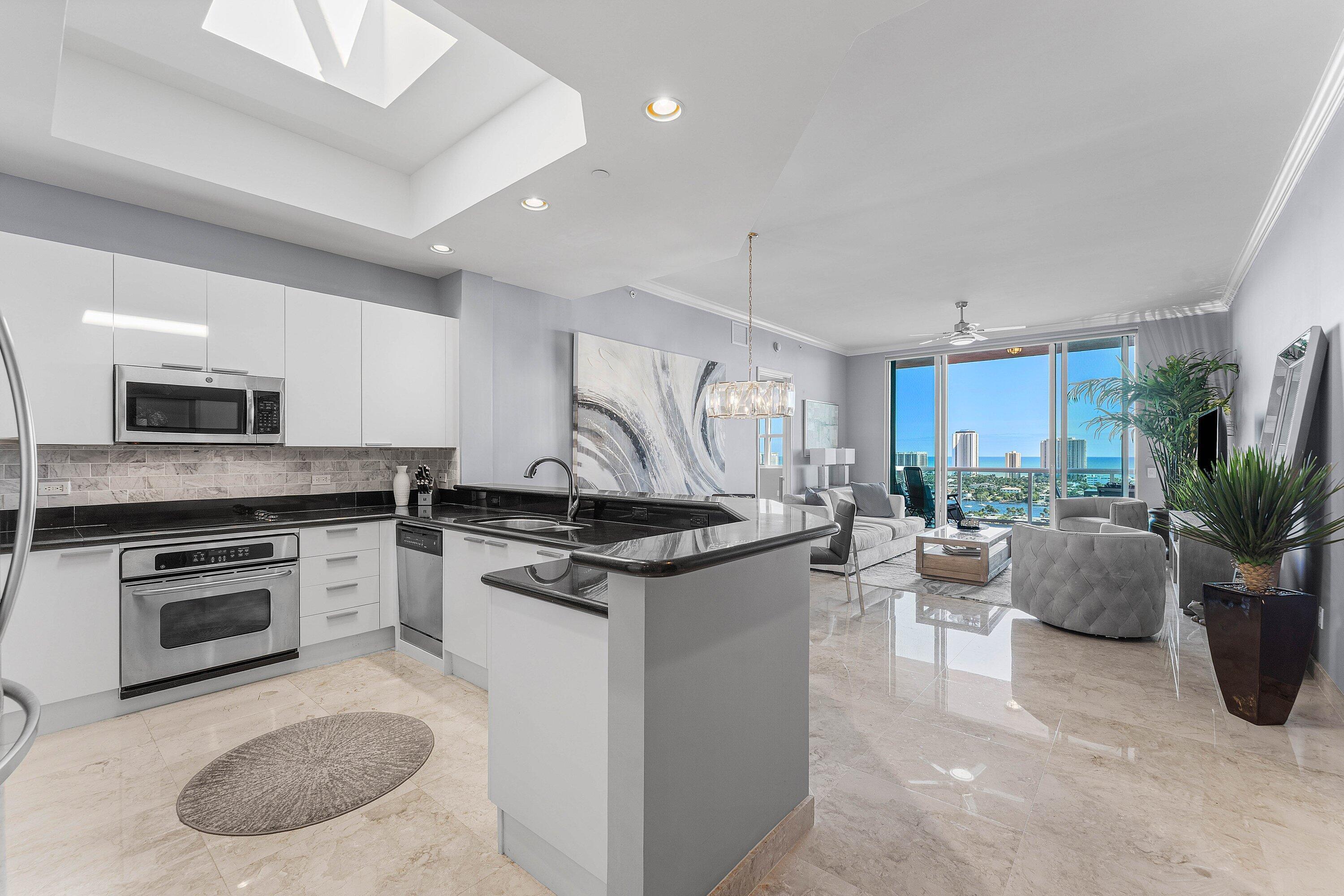 2640 Lake Shore Drive 2215 Property Photo 2