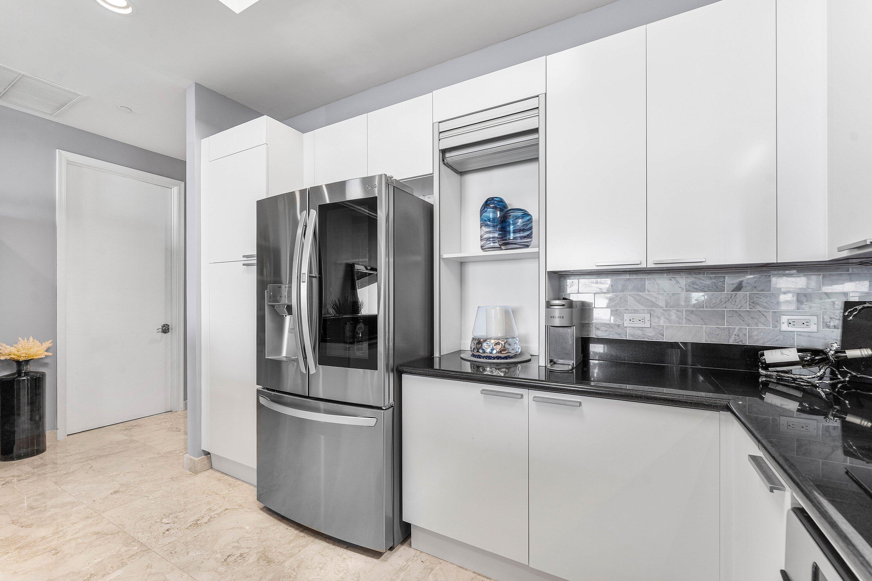 2640 Lake Shore Drive 2215 Property Photo 12