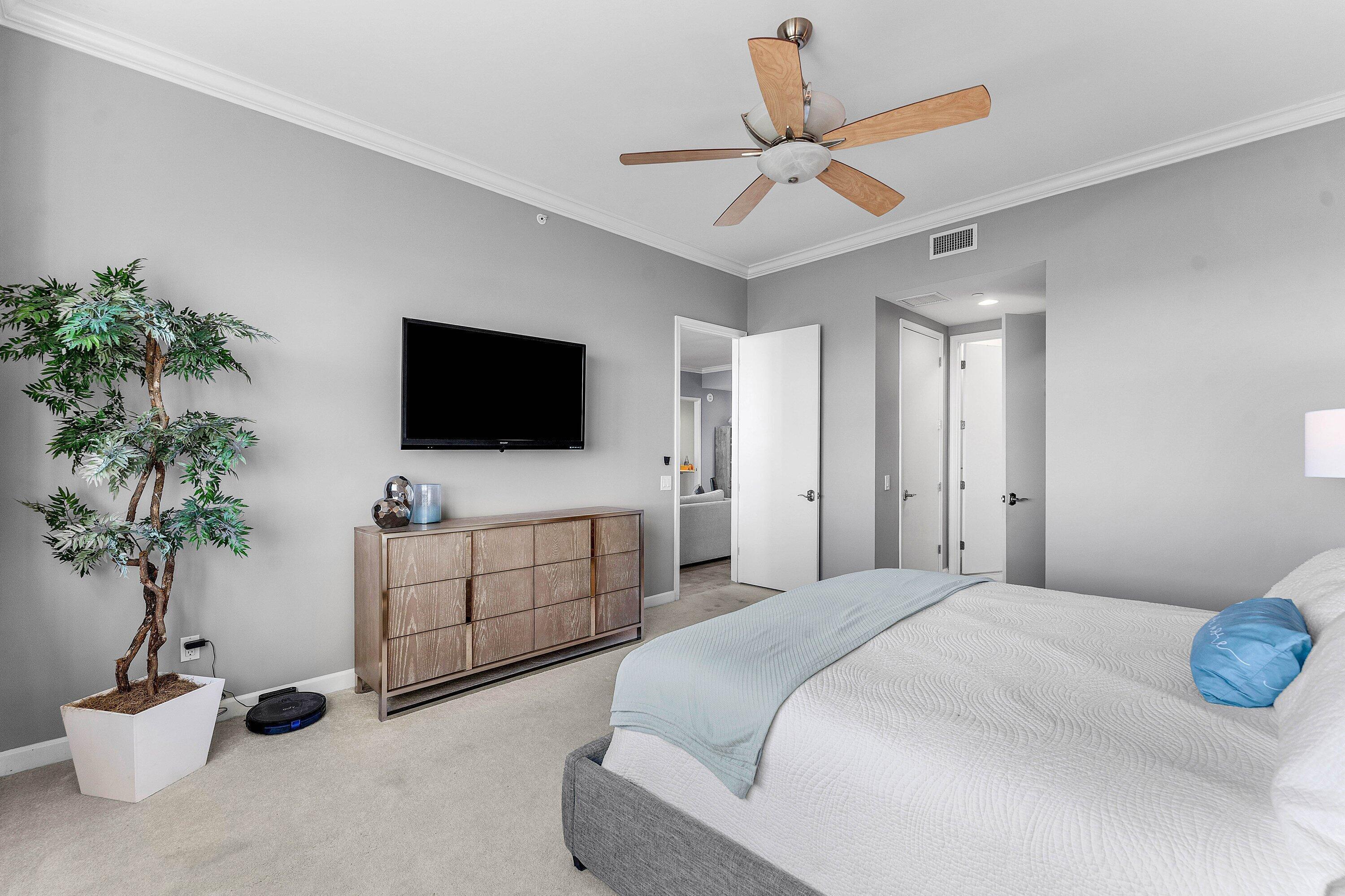2640 Lake Shore Drive 2215 Property Photo 17