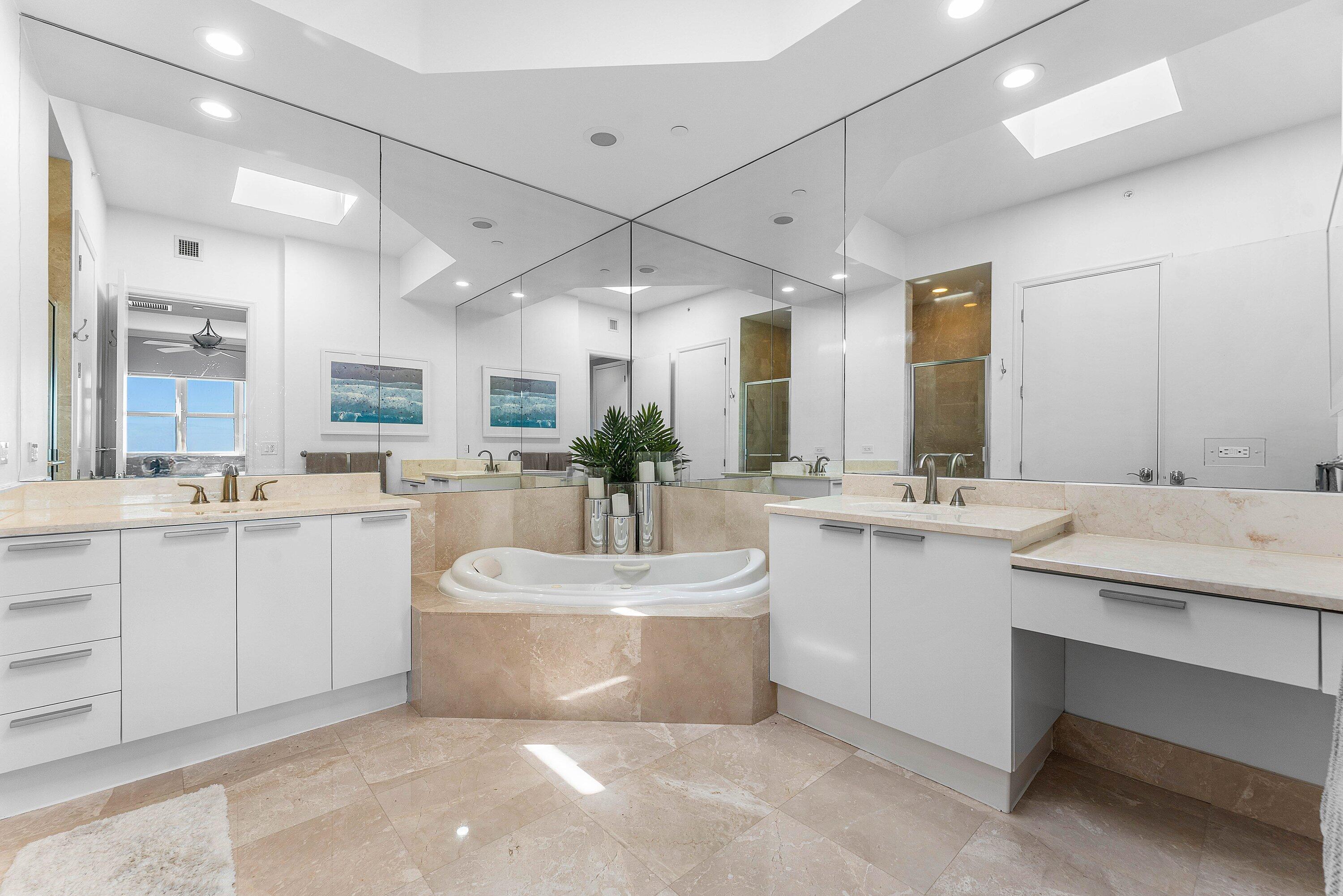 2640 Lake Shore Drive 2215 Property Photo 18