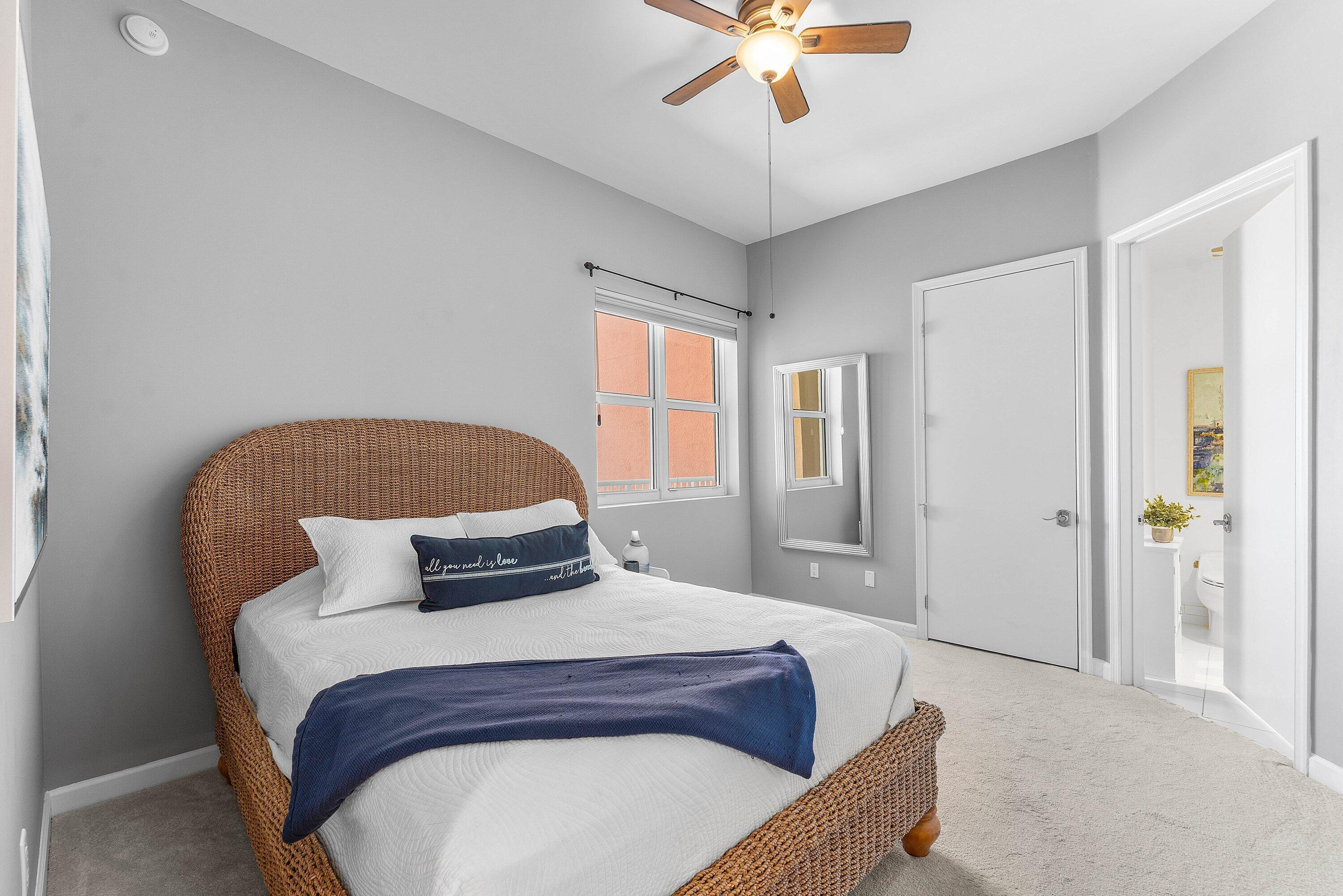 2640 Lake Shore Drive 2215 Property Photo 21