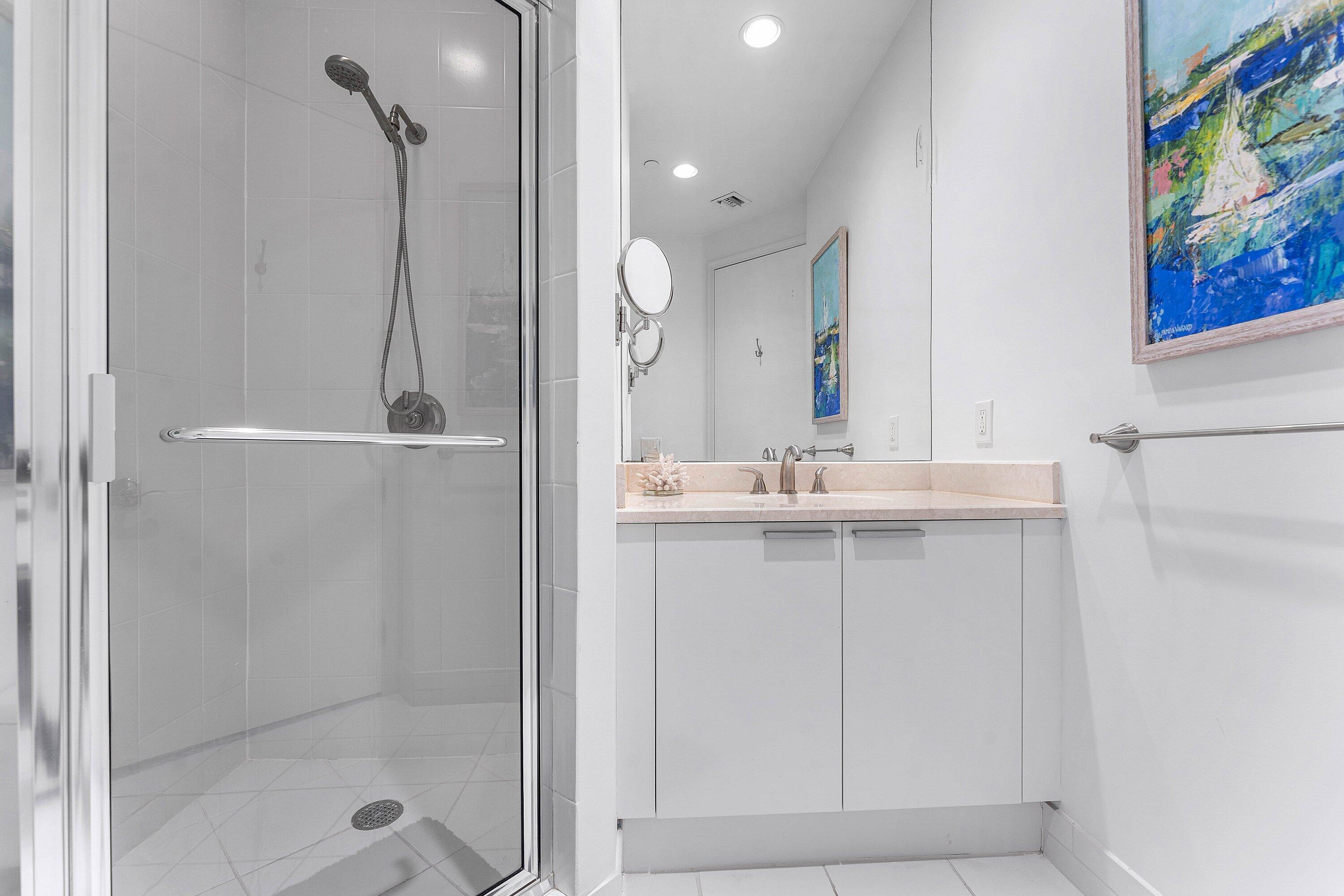 2640 Lake Shore Drive 2215 Property Photo 24