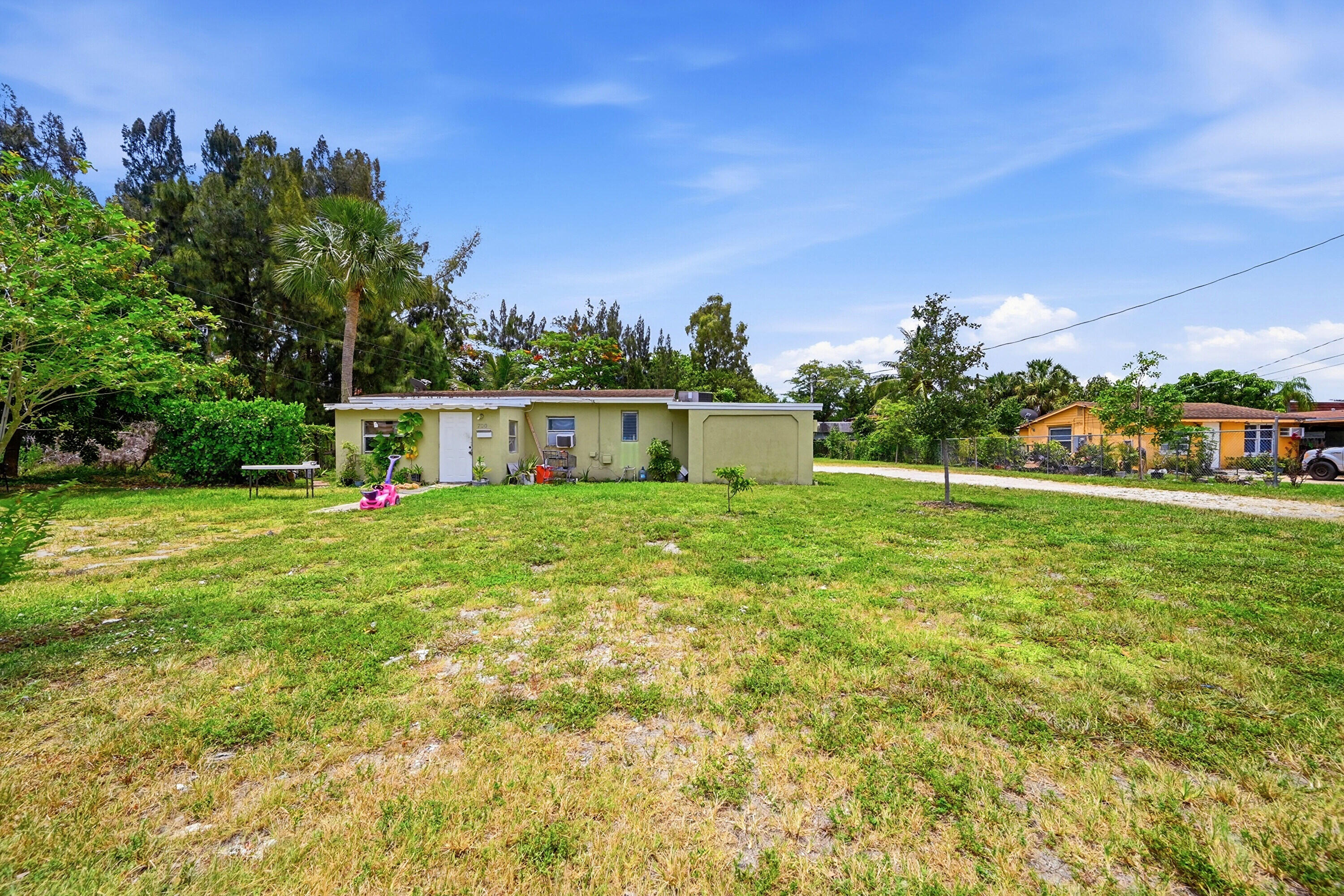 700 Sw 8th Street Property Photo 1