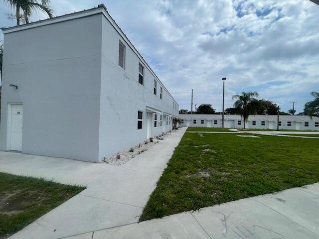 4393 Windsor Avenue 10 Property Photo 3