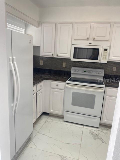 1820 Amberly Avenue T-10 Property Photo 4