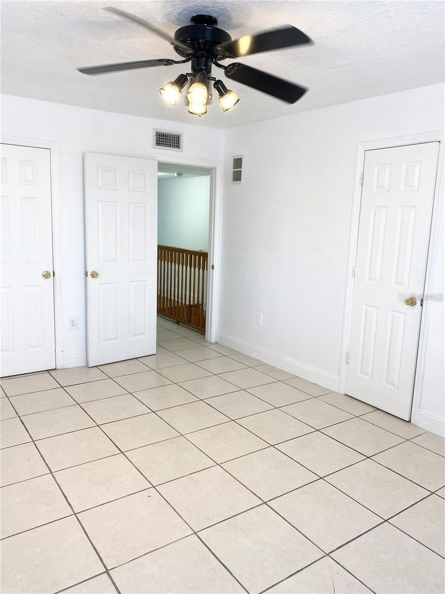 1820 Amberly Avenue T-10 Property Photo 10