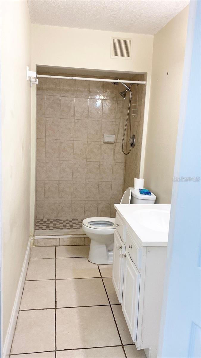1820 Amberly Avenue T-10 Property Photo 12