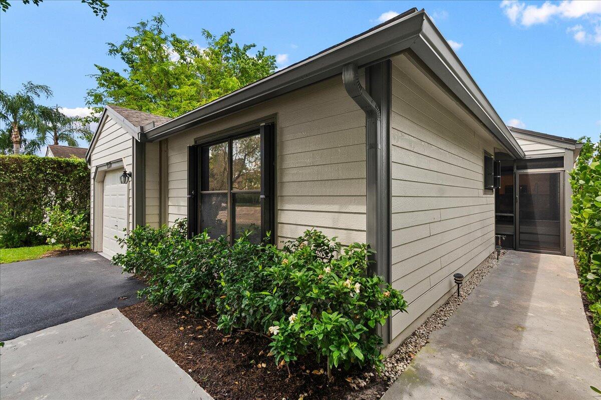 13371 Bedford Mews Court Property Photo 3