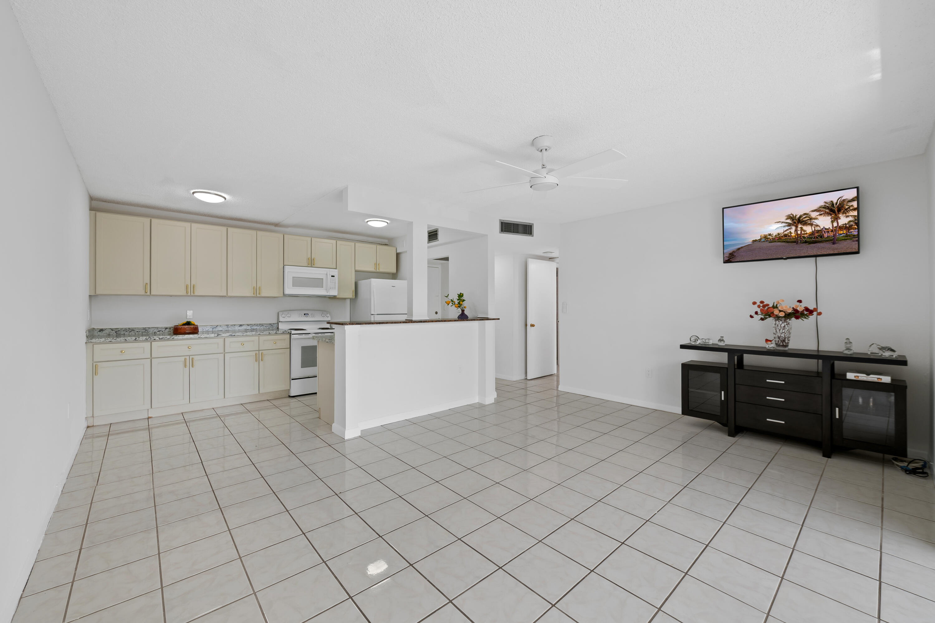 5190 E Sabal Palm Boulevard 209 Property Photo 7