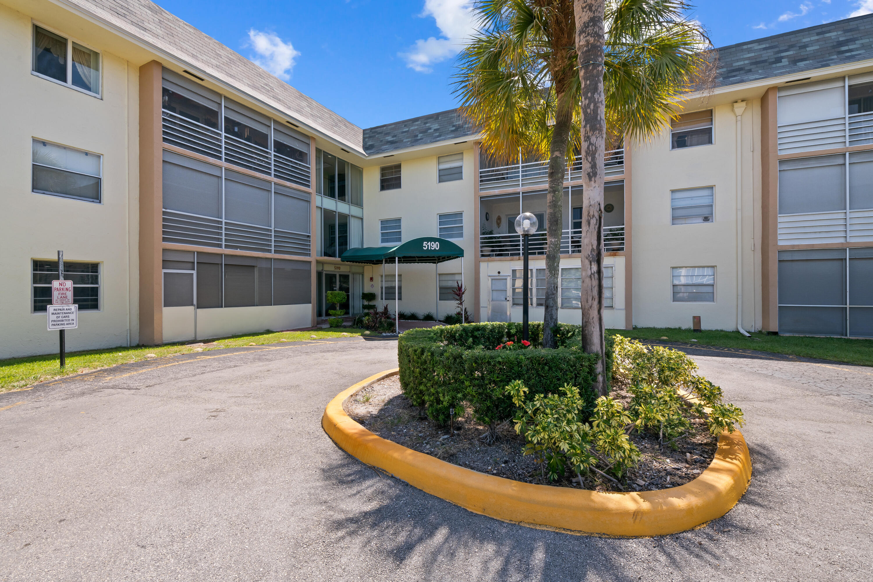 5190 E Sabal Palm Boulevard 209 Property Photo 20