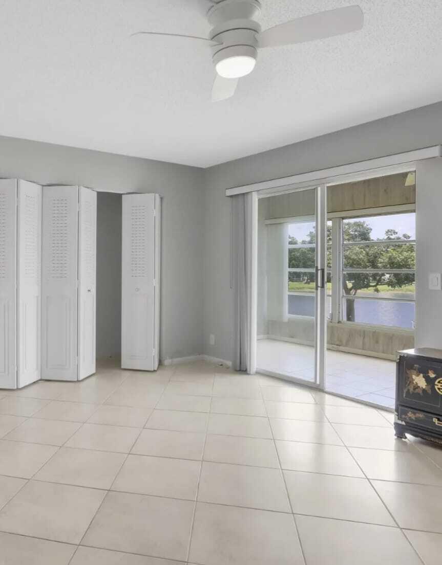 2053 Cornwall C Property Photo 4