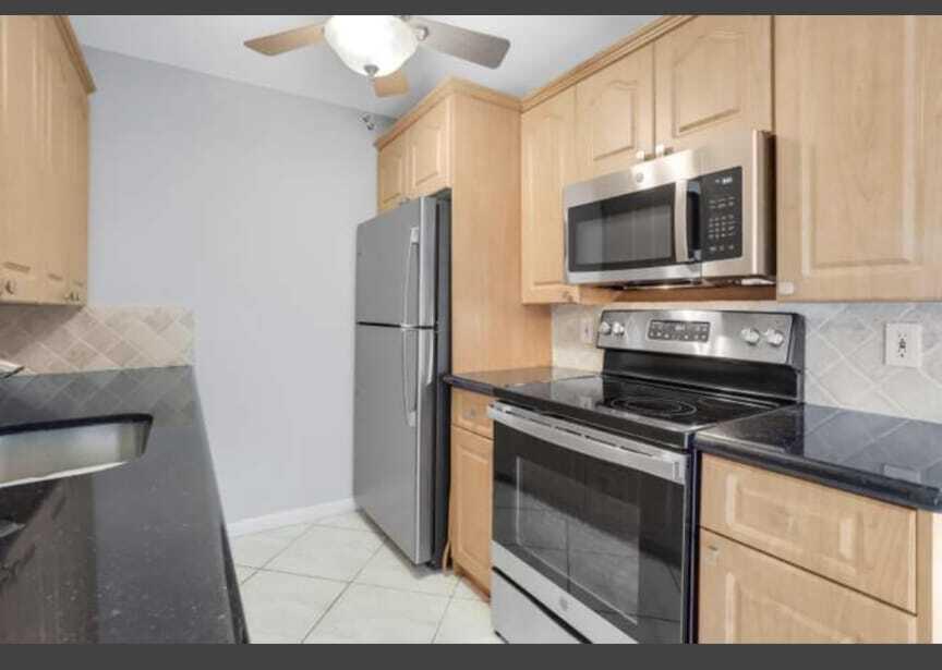 2053 Cornwall C Property Photo 6