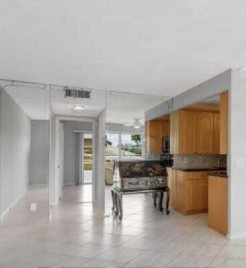 2053 Cornwall C Property Photo 7