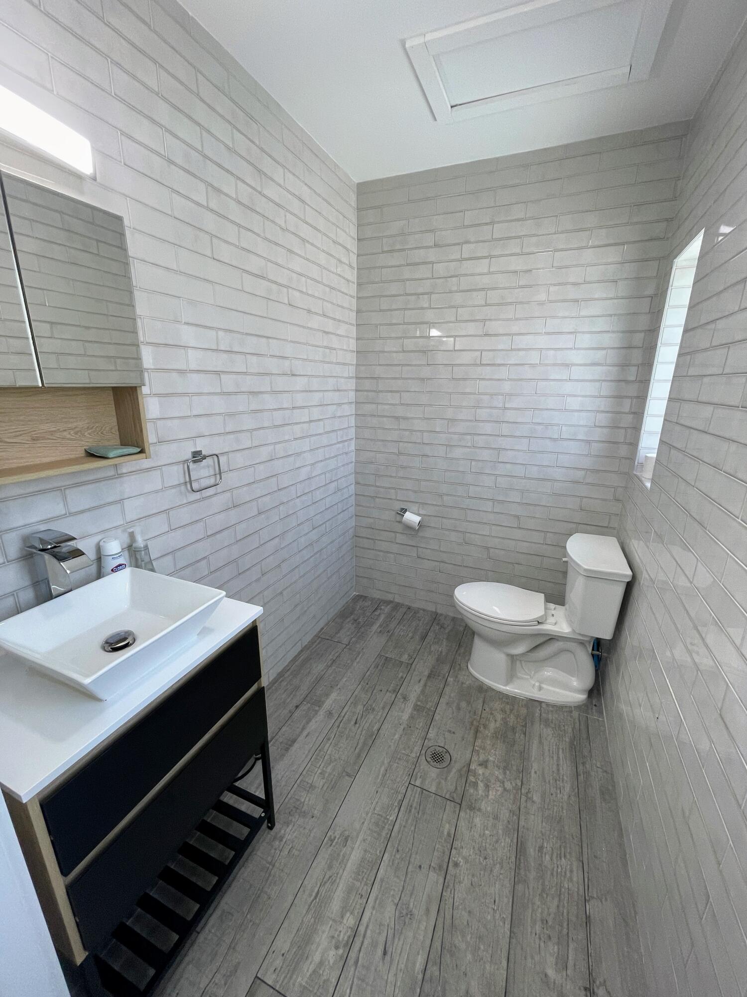 643 N Andrews Avenue Property Photo 21