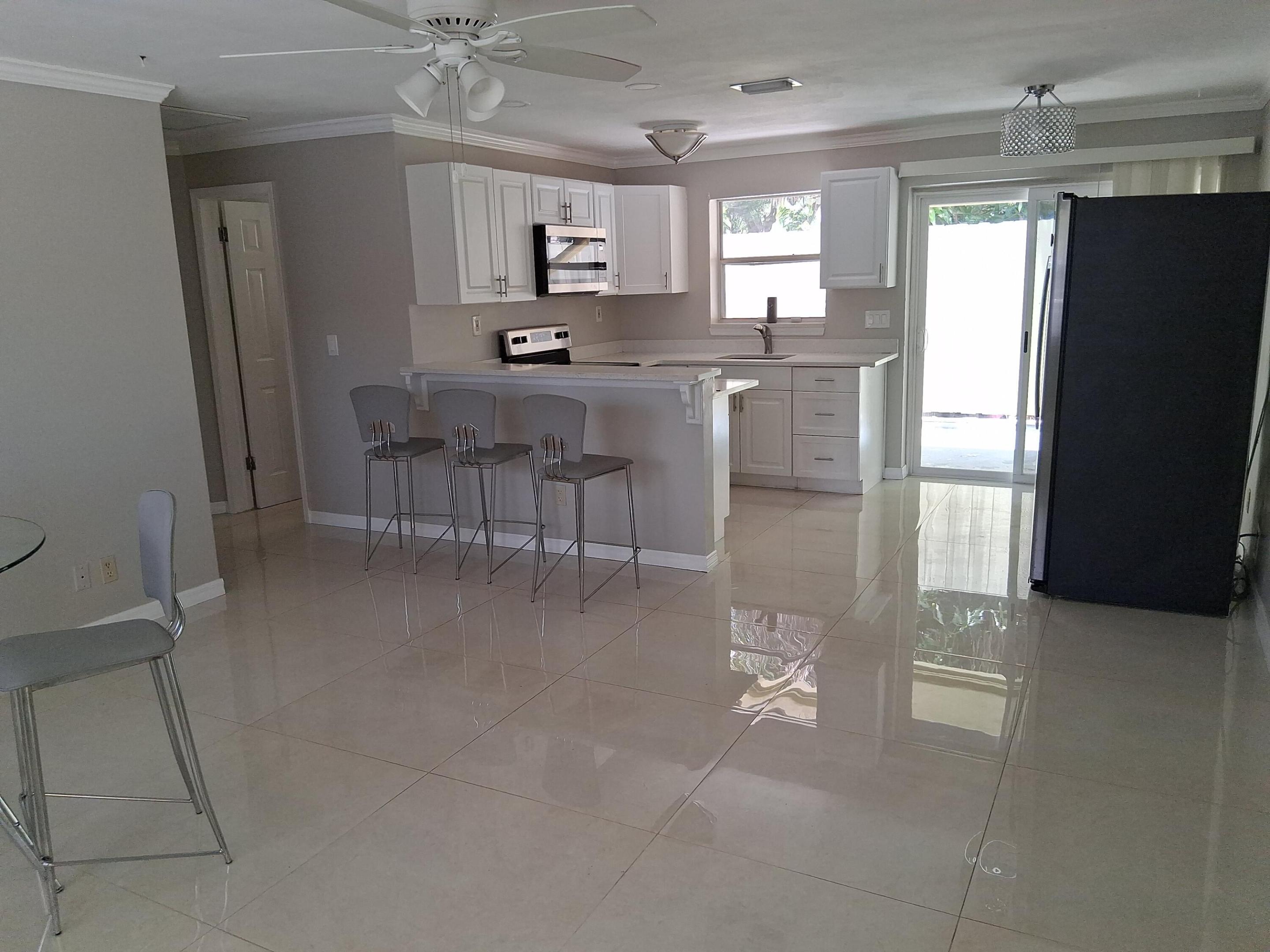 212 Palmetto Drive Property Photo 1
