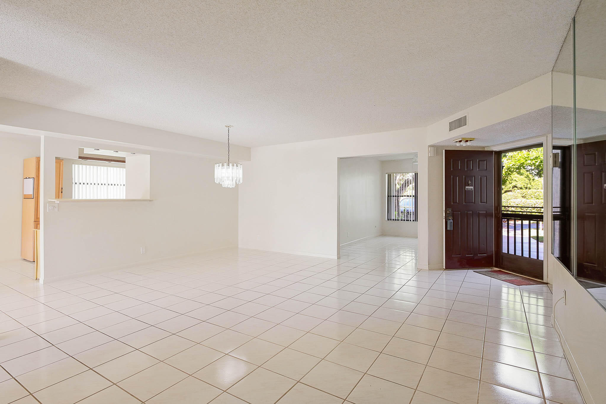 3367 Perimeter Drive Property Photo 4