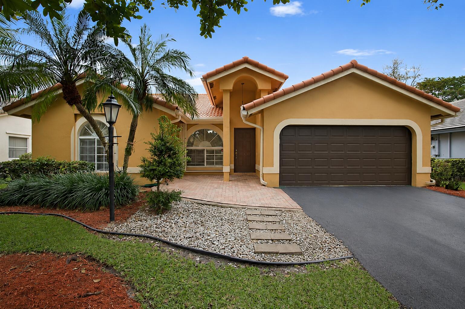 10325 NW 48th Court